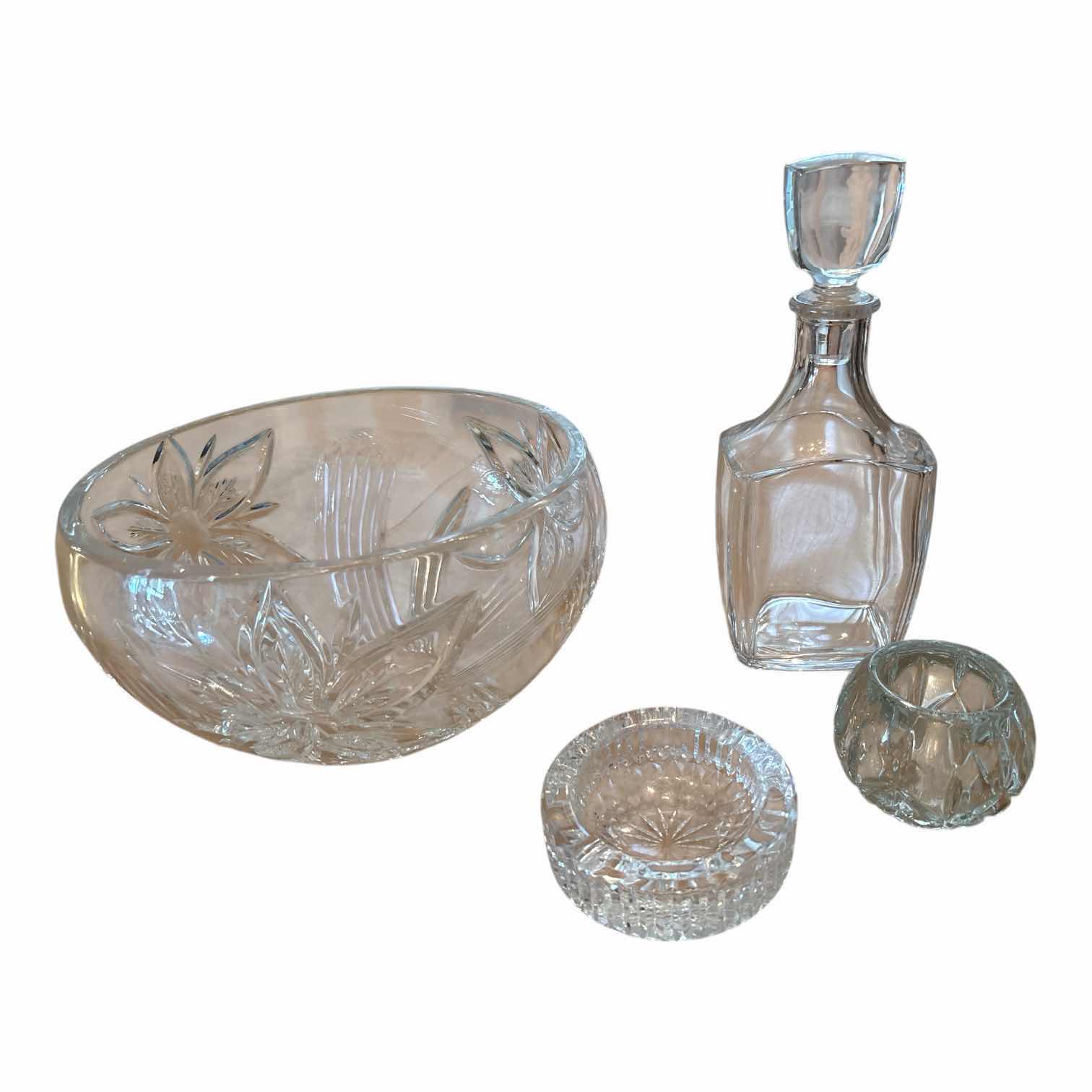 Photo 1 of (4)PCS CRYSTAL AND GLASS DECANTER, SERVING BOWL,AND ASH TRAY H10”