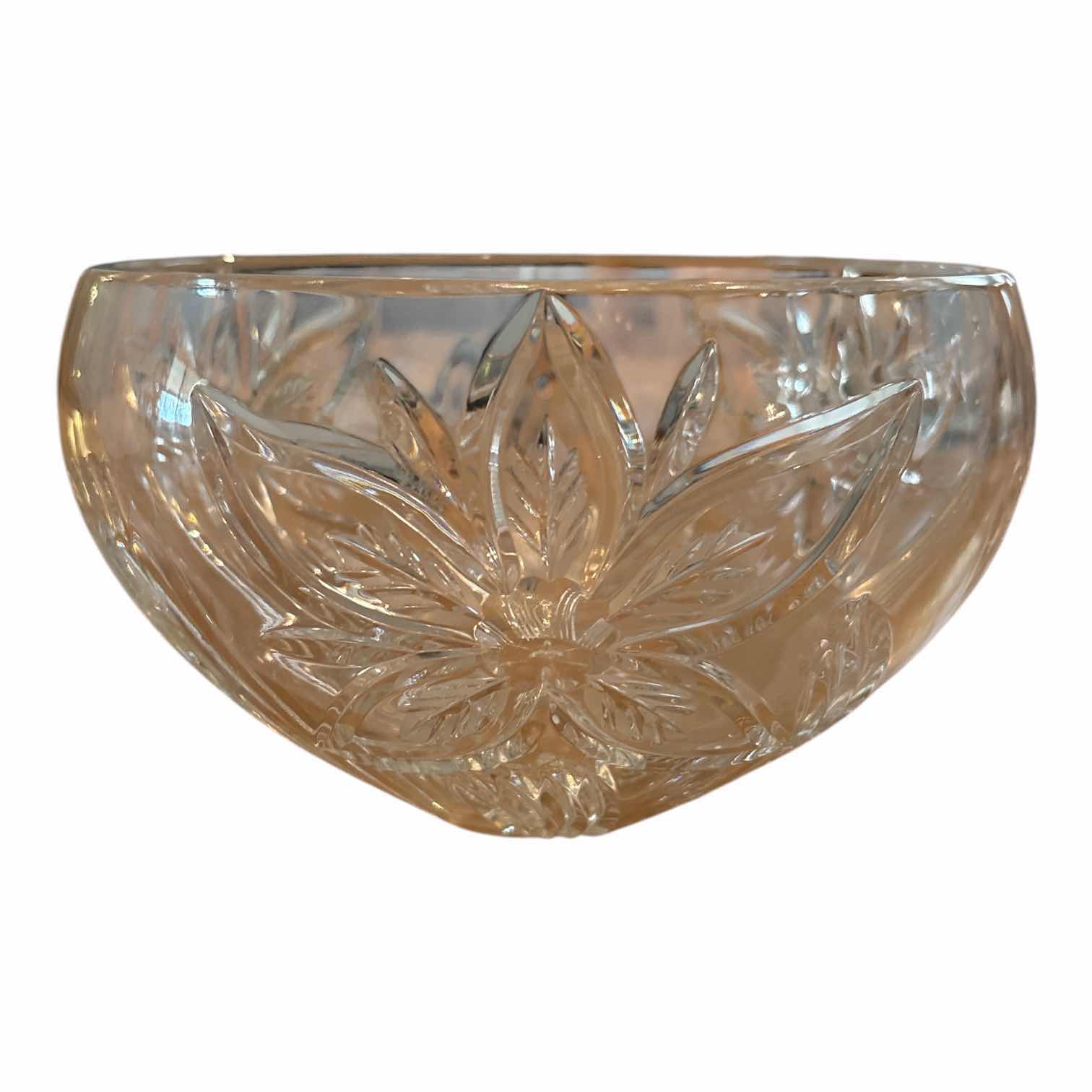 Photo 1 of (4)PCS CRYSTAL AND GLASS DECANTER, SERVING BOWL,AND ASH TRAY H10”