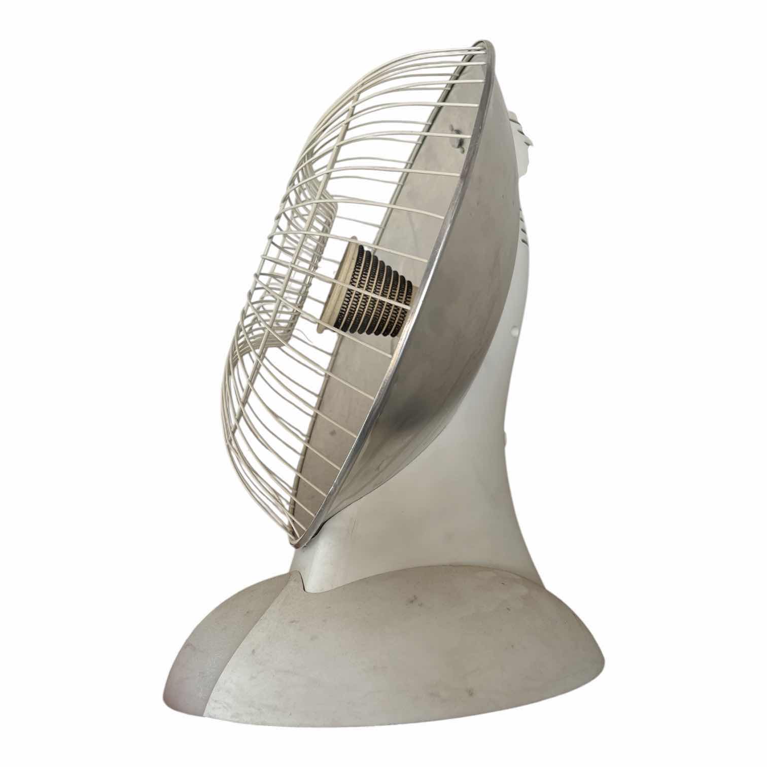Photo 1 of PRESTO HEAT DISH PLUS FOOTLIGHT H21”