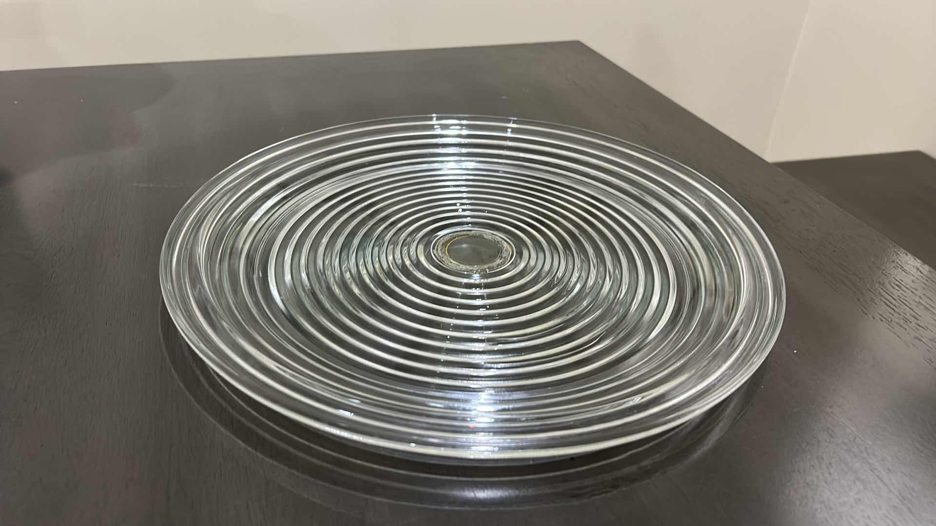 Photo 1 of VINTAGE ANCHOR HOCKING PARK AVENUE CAKE PLATE FEATURING A DISTINCTIVE CONCENTRIC CIRCLE PATTERN.