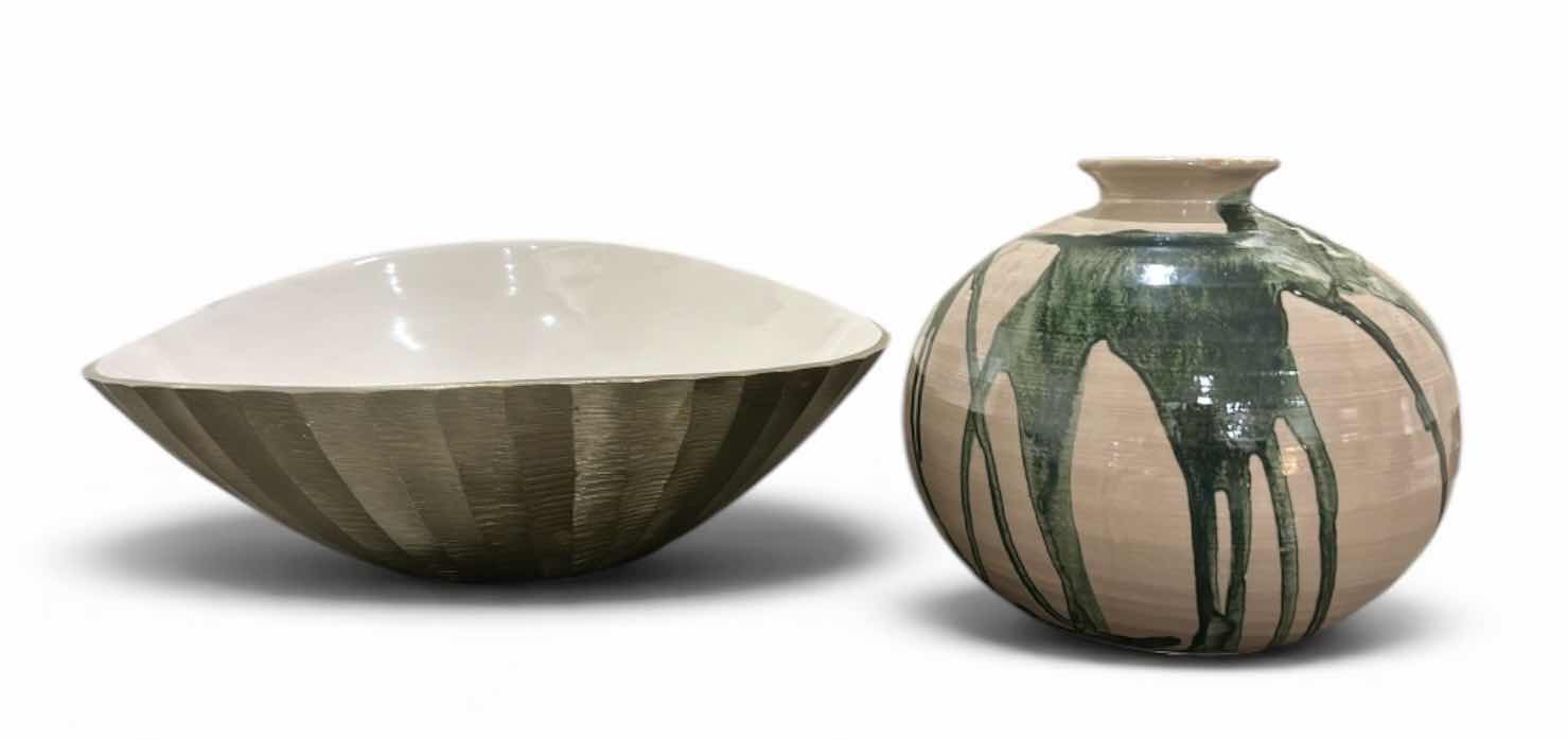 Photo 1 of 2 PC - HOME DECOR, (VASE H 8 1/2”)