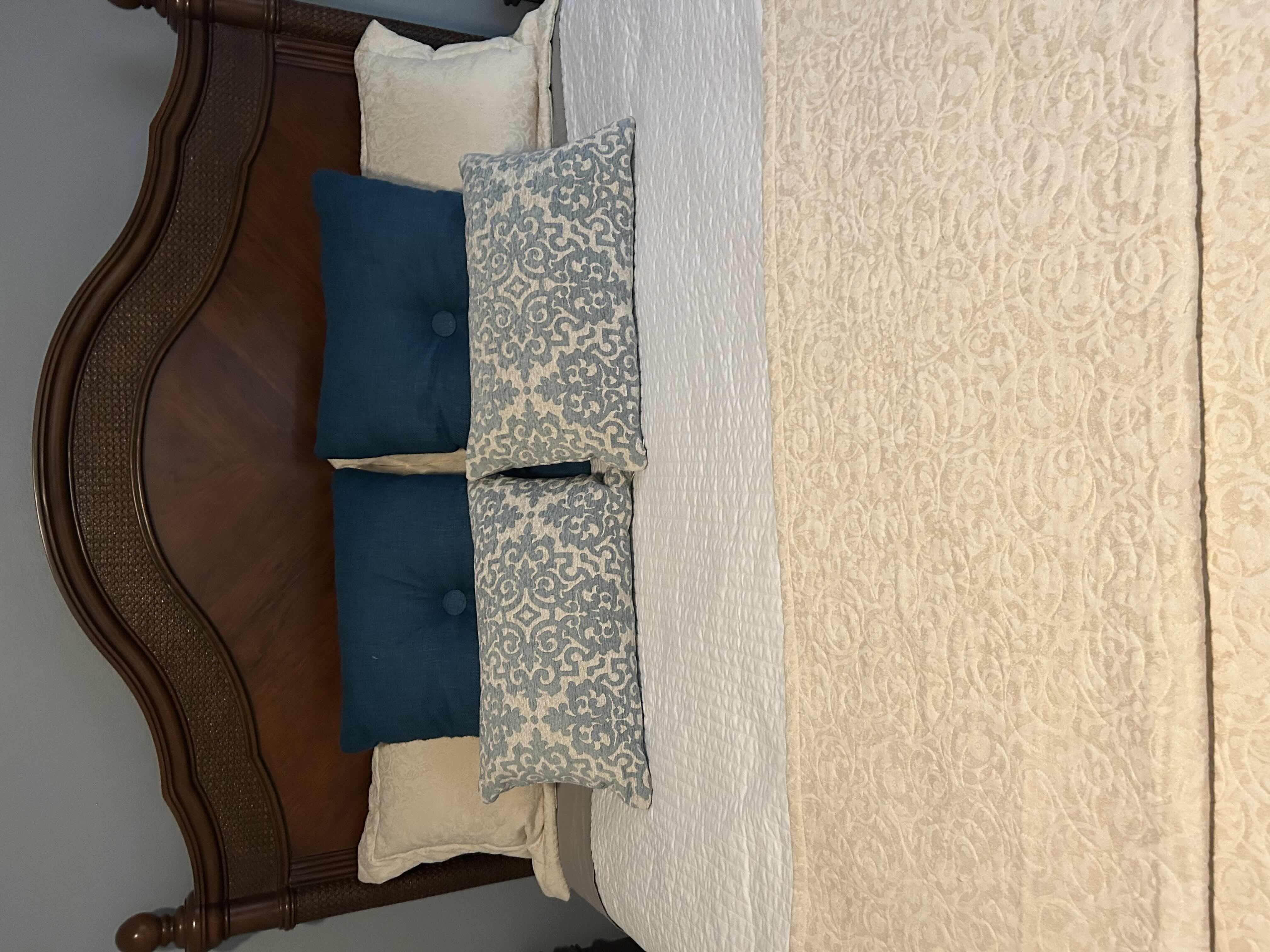 Photo 1 of COASTER GRAND ISLE KING BED WOODEN FRAME MATTRESS & BEDDING INCLUDED