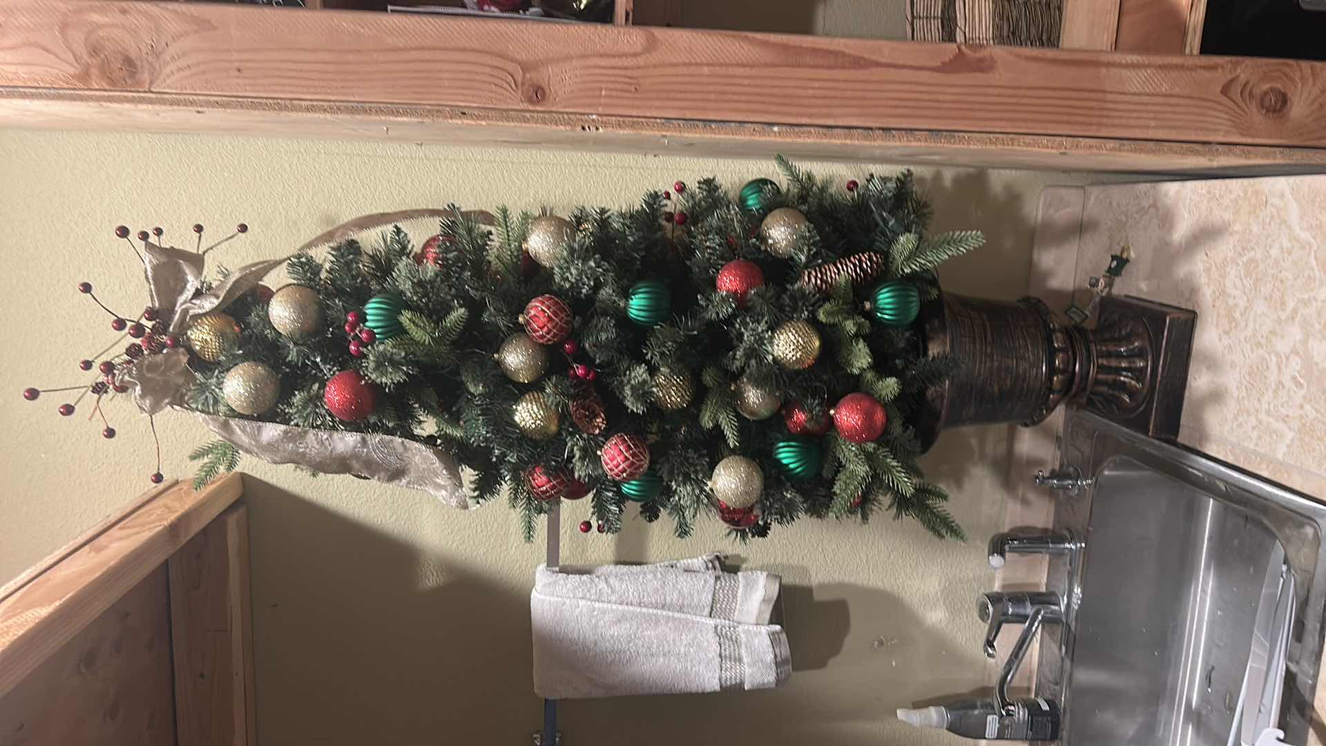 Photo 1 of CHRISTMAS DECOR CHRISTMAS TREE H4.5 FEET