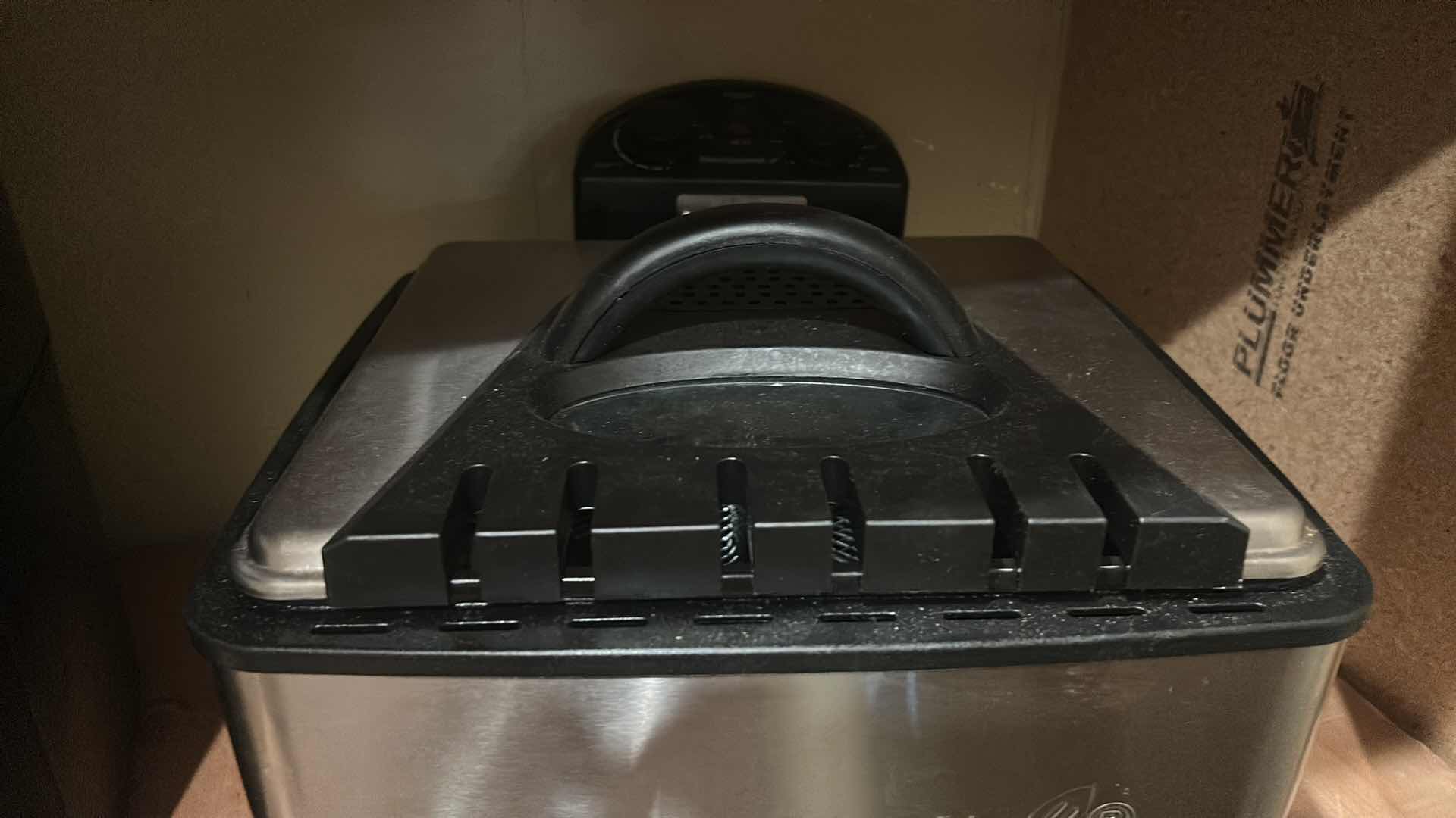 Photo 1 of ELITE GOURMET ELECTRIC DEEP FRYER.