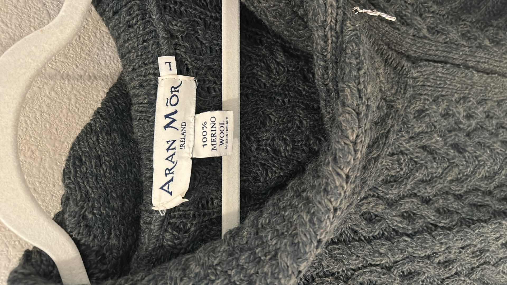 Photo 1 of VINTAGE ARAN MÖR, IRELAND MERINO  WOOL SWEATER SIZE LARGE