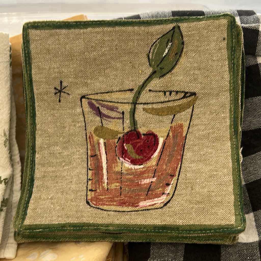 Photo 1 of CONTENTS OF TOTE CLOTH NAPKINS