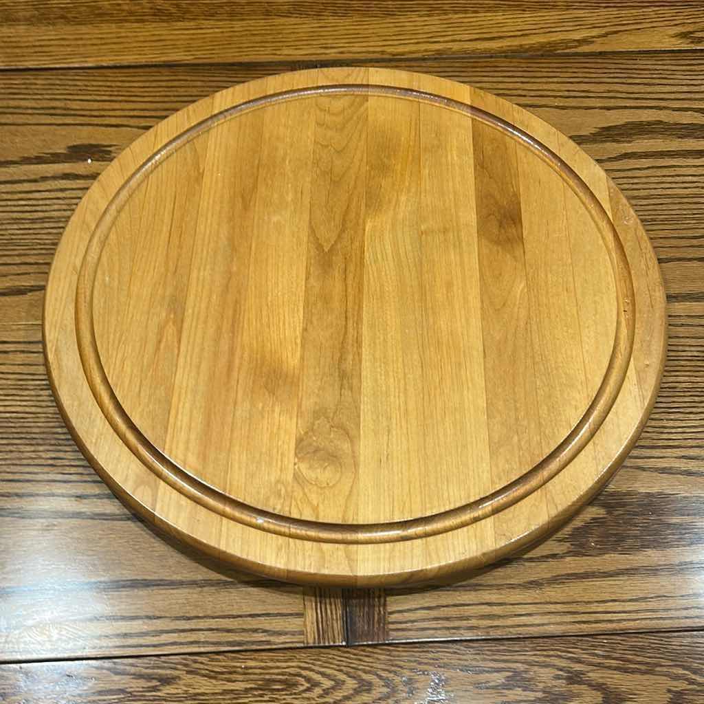 Photo 1 of TRADITIONAL SOLID OAK OVAL DINING SET W 6 MATCHING SPINDLE BACK CHAIR
