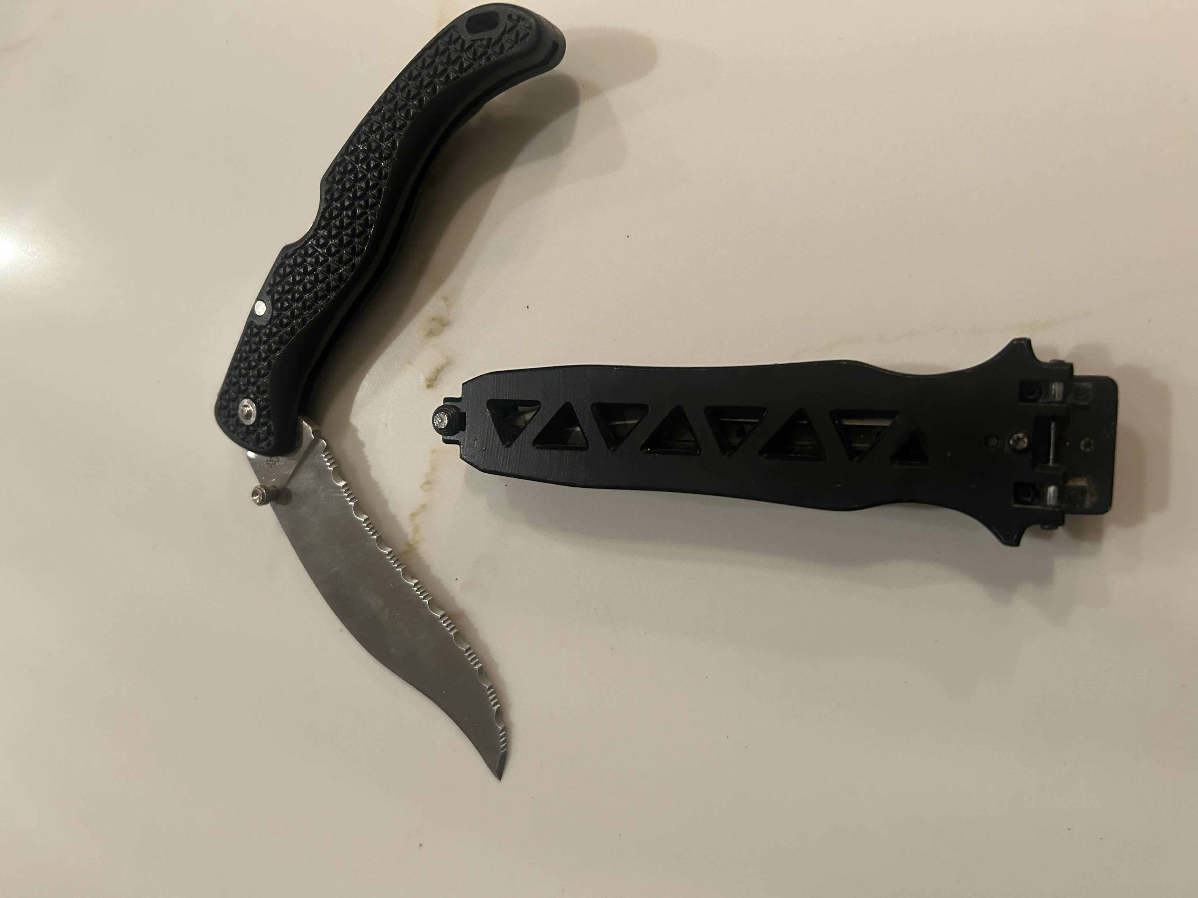 Photo 1 of 2- BLACK HANDLE FOLDING POCKET KNIVES
