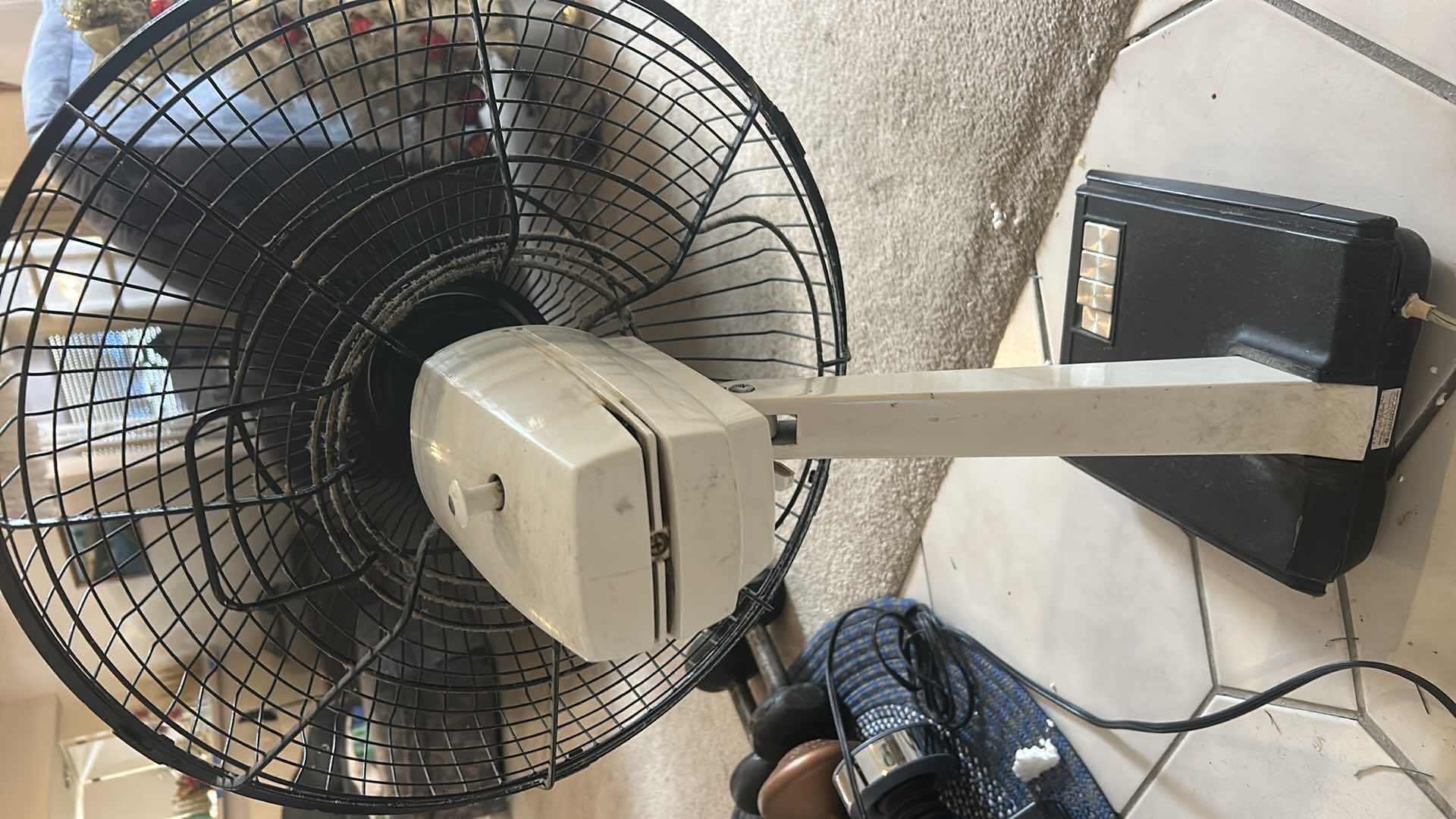 Photo 1 of 28” 4 SPEED FAN