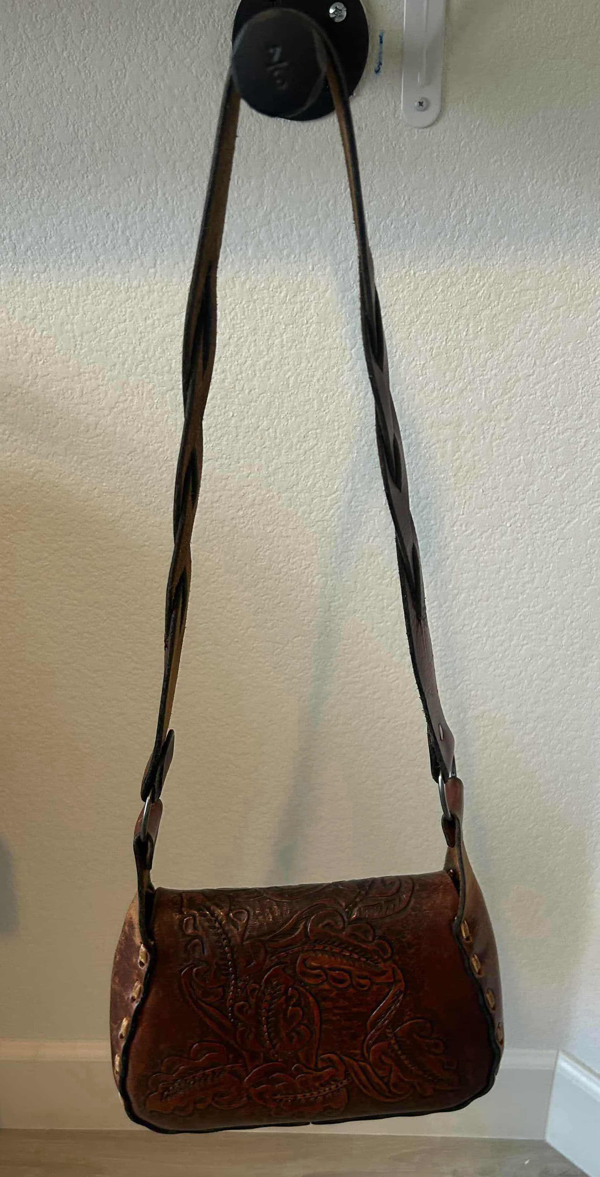 Photo 1 of SMALL VINTAGE STYLE BROWN HAND TOOLED LEATHER SHOULDER BAG W EMBOSSED FLORAL