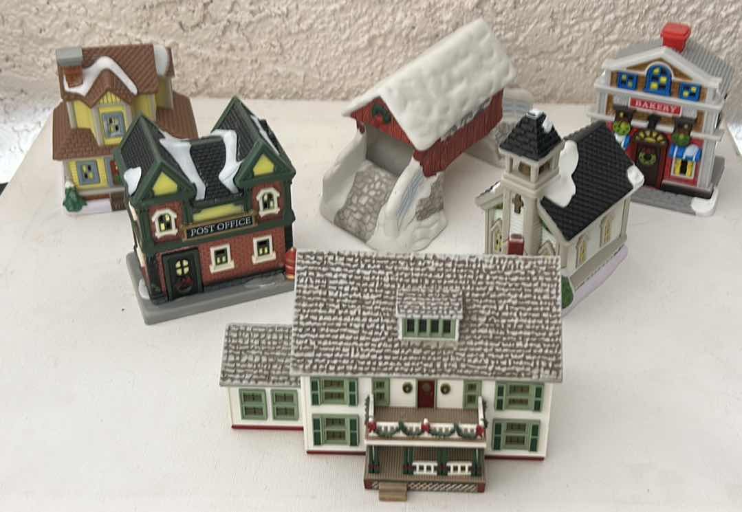 Photo 1 of FIVE MINIATURE PLASTIC CHRISTMAS VILLAGE PIECES AND ONE CERAMIC PIECE H4.5”