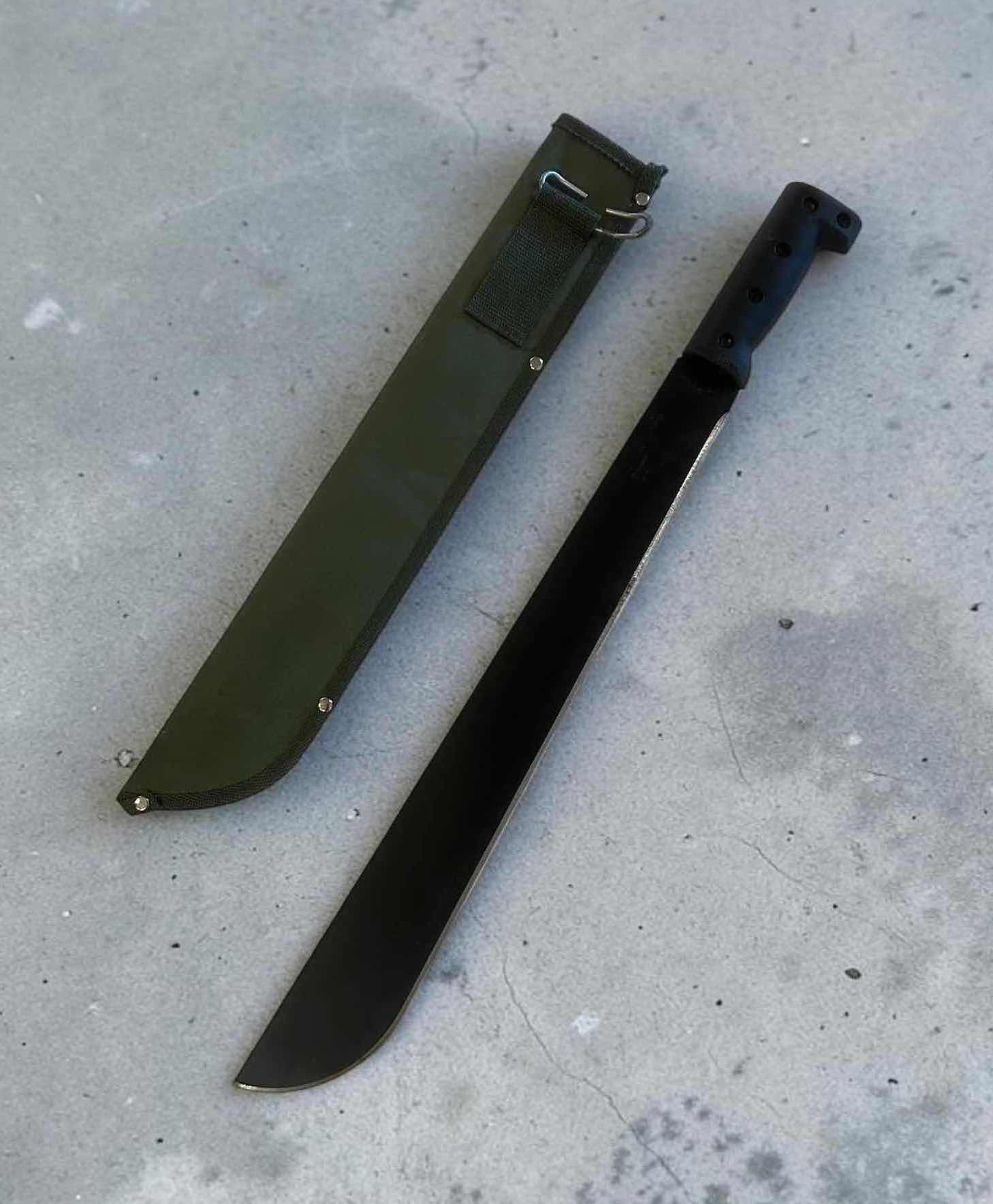 Photo 1 of BLACK BLADED MILITARY STYLE MACHETE W POLYMER HANDLE & OLIVE DRAB SHEATH