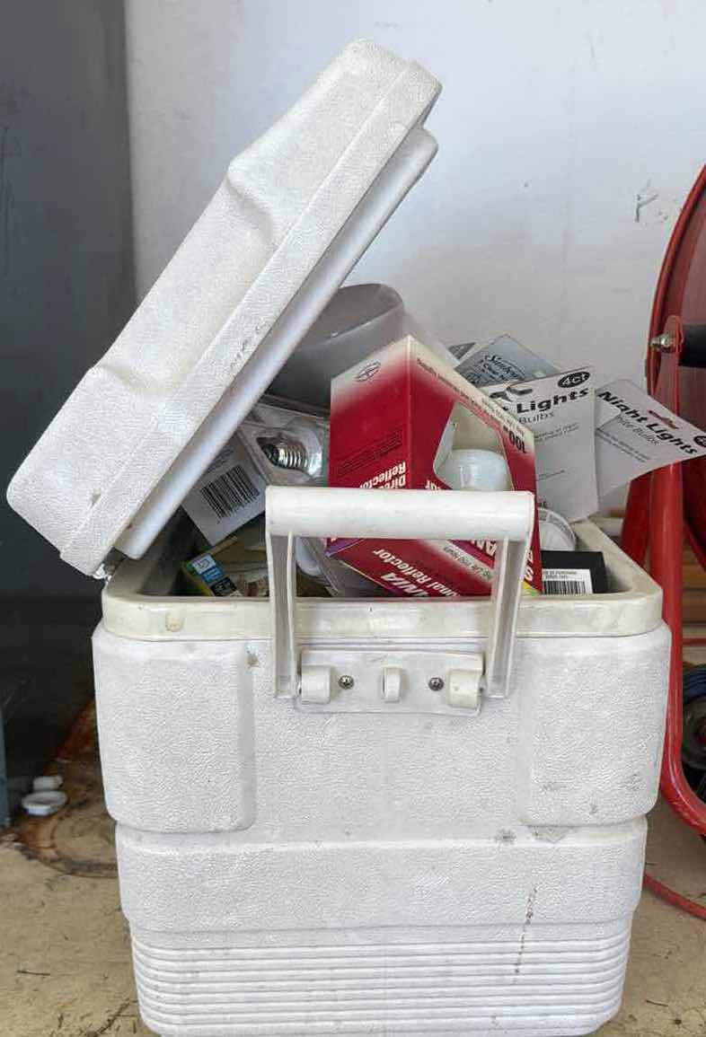 Photo 1 of IGLOO COOLER W/ ASSORTED LIGHT BULBS