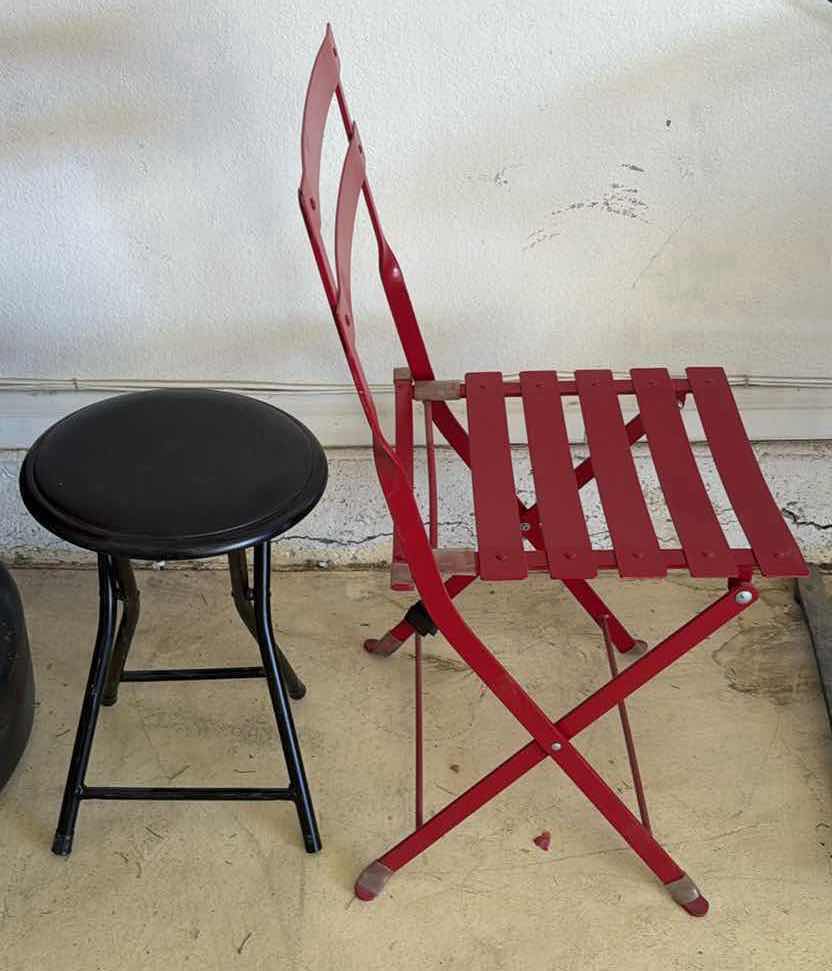 Photo 1 of 2 RED/BLACK CHAIRS $25