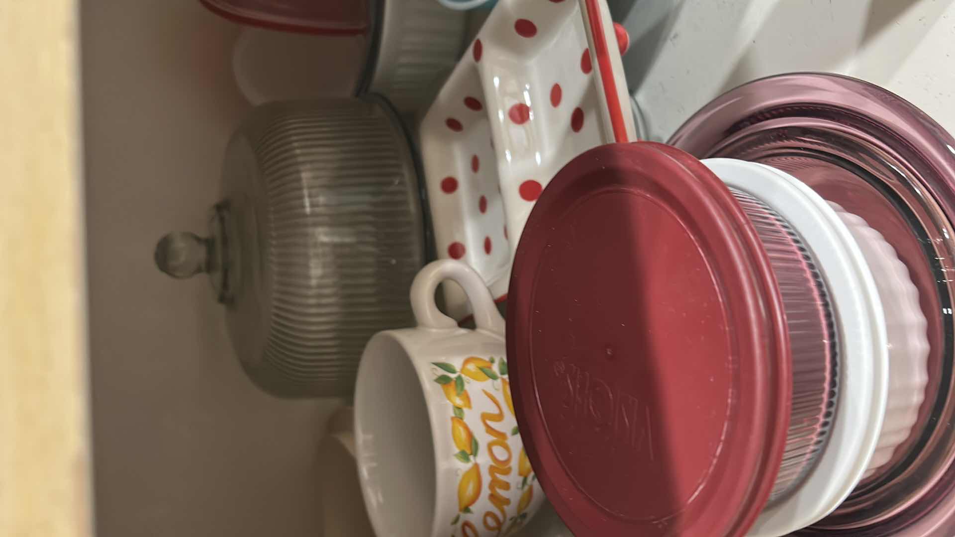 Photo 1 of CONTENTS OF SHELF PYREX ASSORTED BOWLS