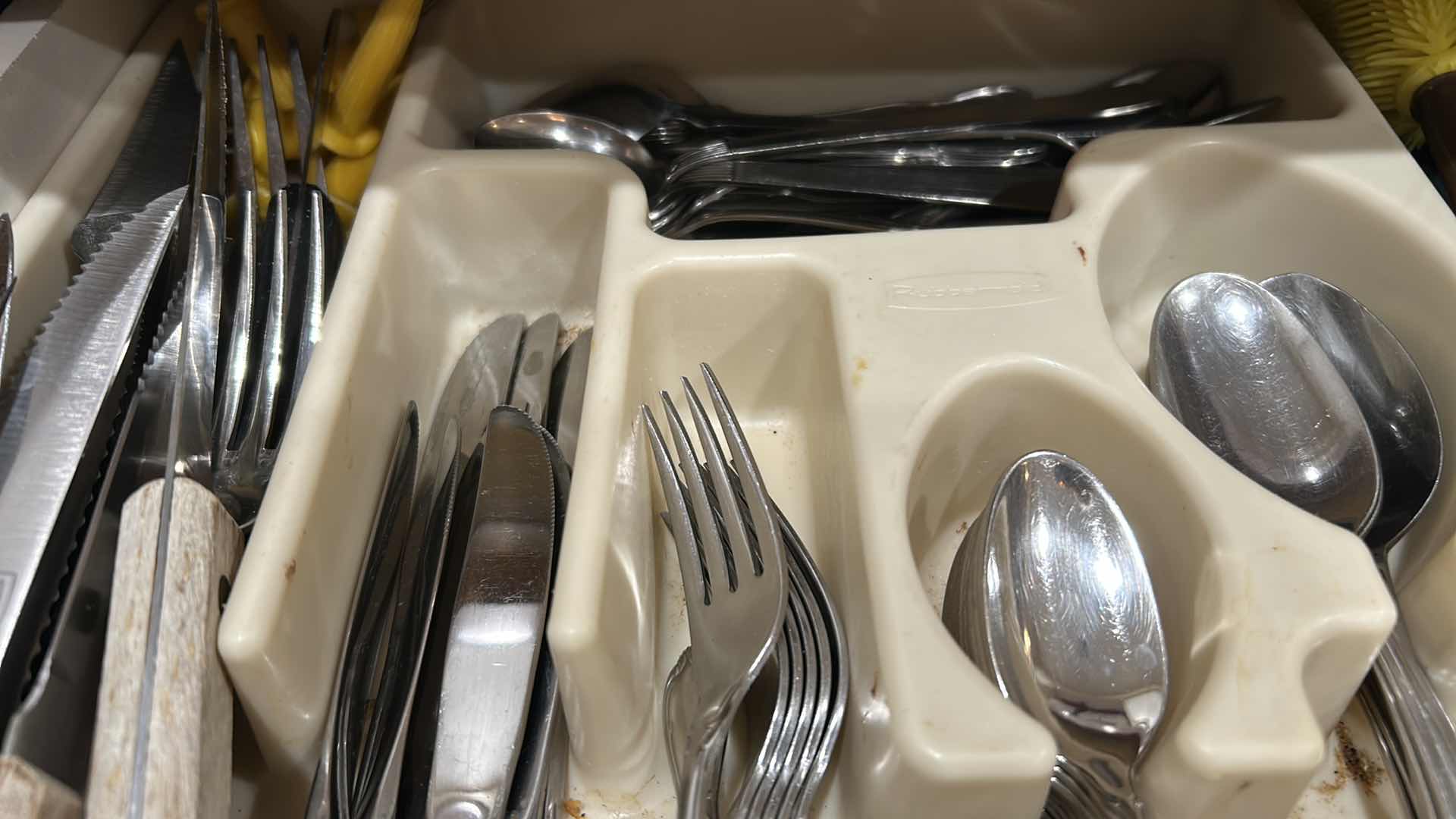 Photo 1 of CONTENTS OF DRAWER FLATWARE