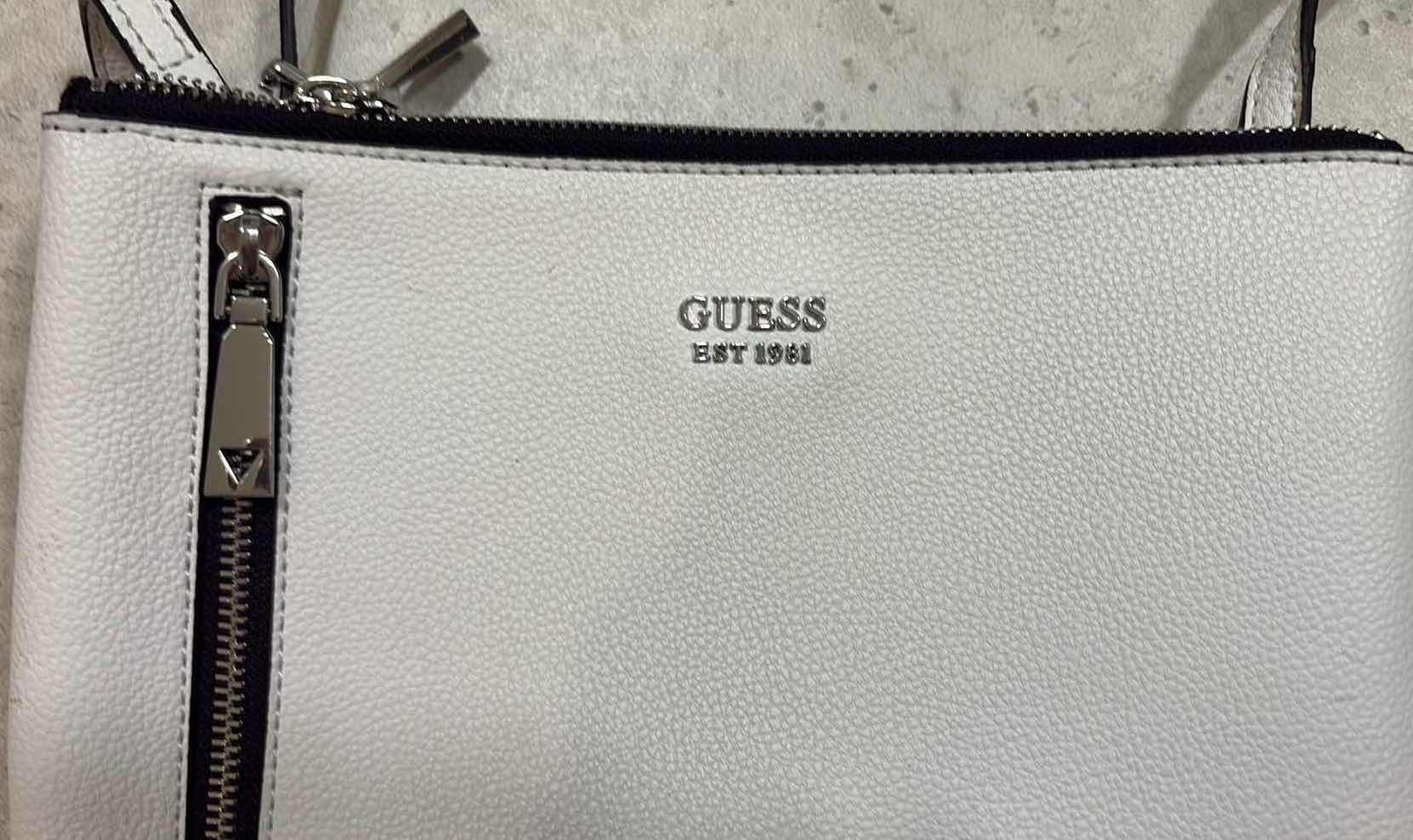 Photo 1 of GUESS WHITE PEBBLED SHOULDER BAG WITH ZIPPER ACCENTS 10”X7”