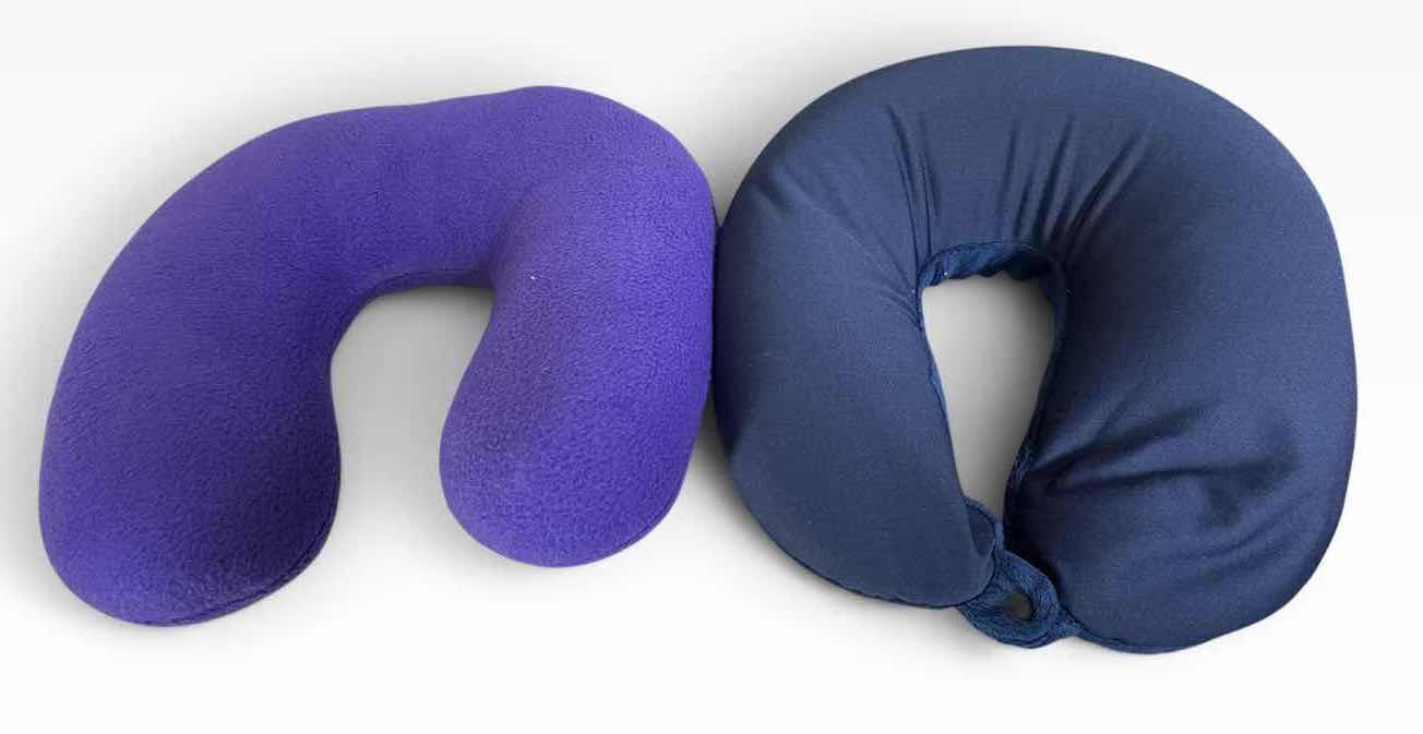 Photo 1 of 3-PCS TRAVELING NECK PILLOWS