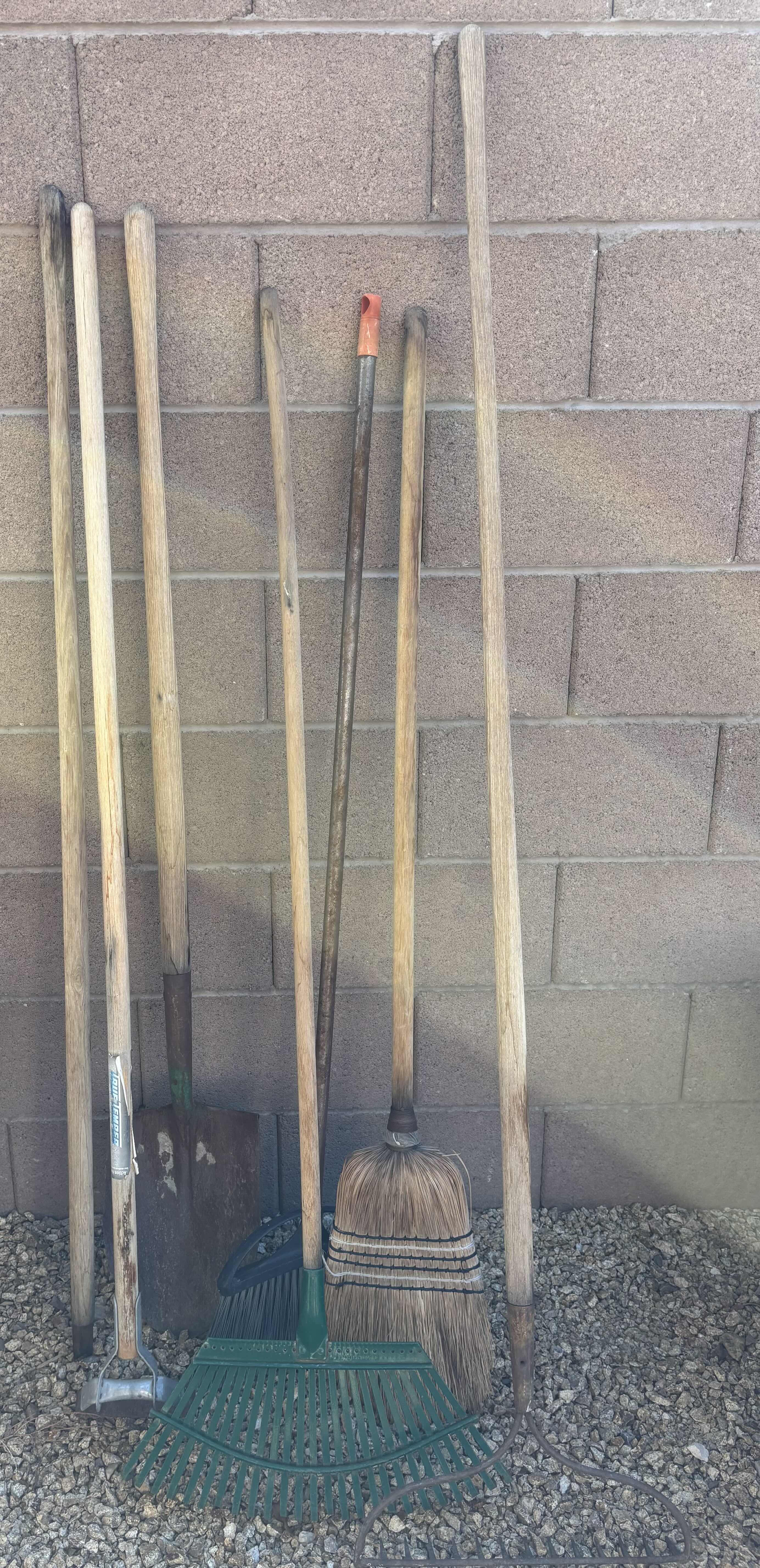 Photo 1 of YARD/OUTDOOR TOOLS