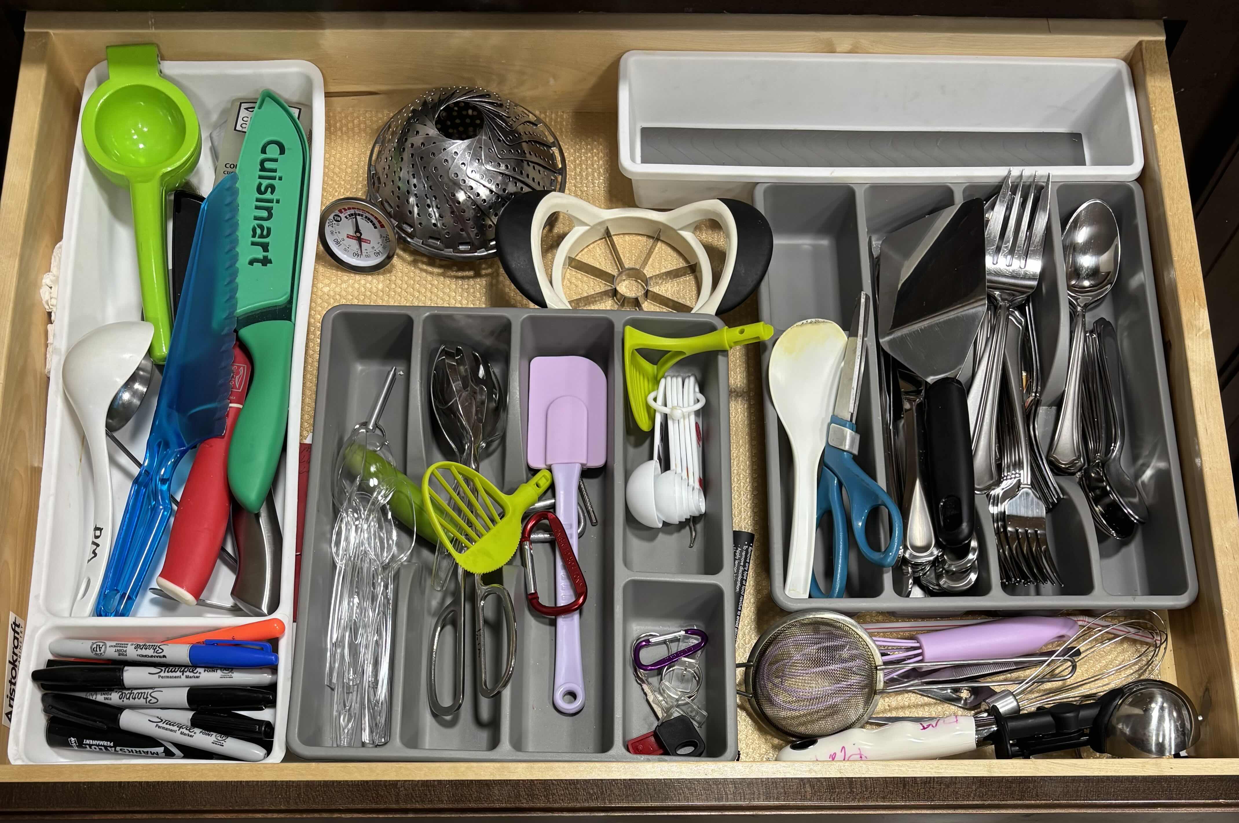 Photo 1 of CONTENTS OF KITCHEN DRAWER
