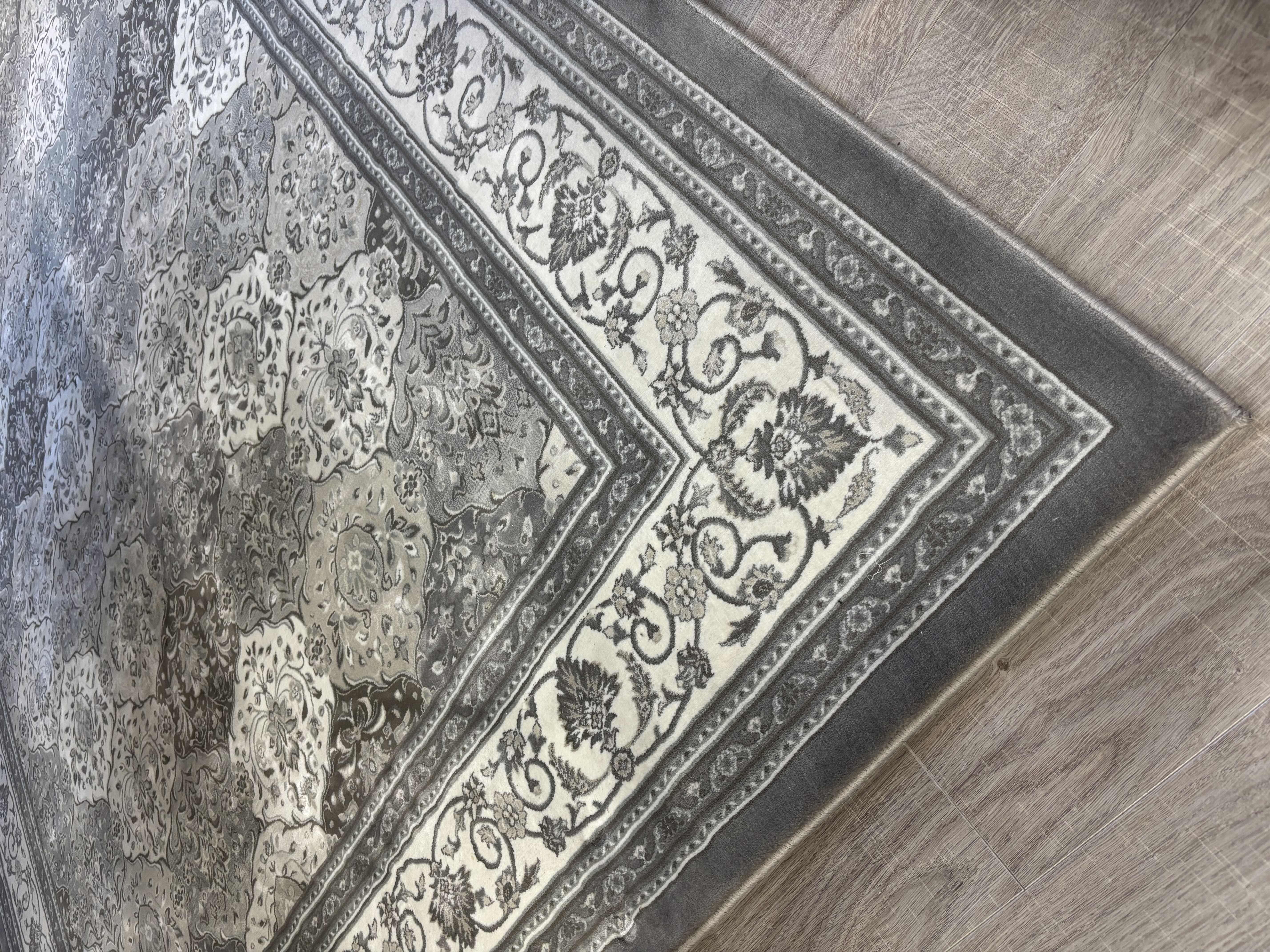 Photo 1 of THOMASVILLE TIMELESS CLASSIC AREA RUG 7’ 10” X 10’ $290