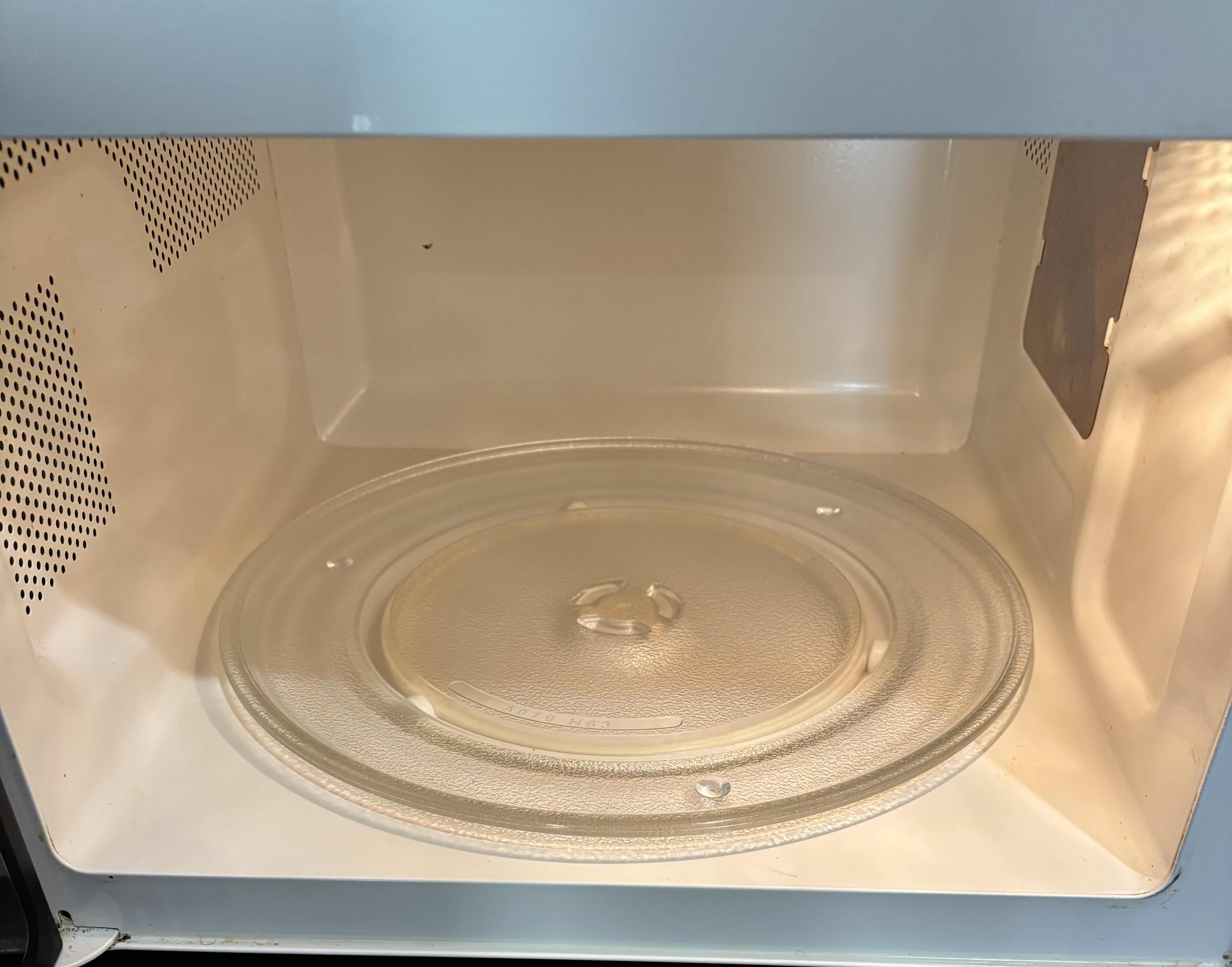 View 2 of VINTAGE SHARP CAROUSEL MICROWAVE