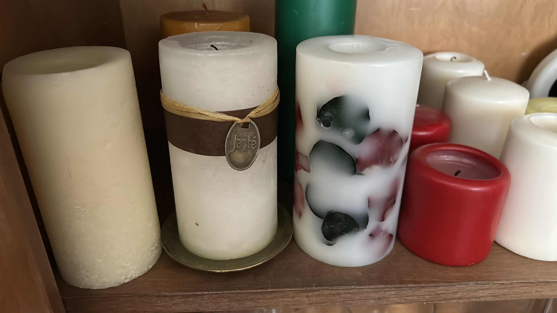 Photo 1 of CONTENTS OF SHELF ASSORTED CANDLES