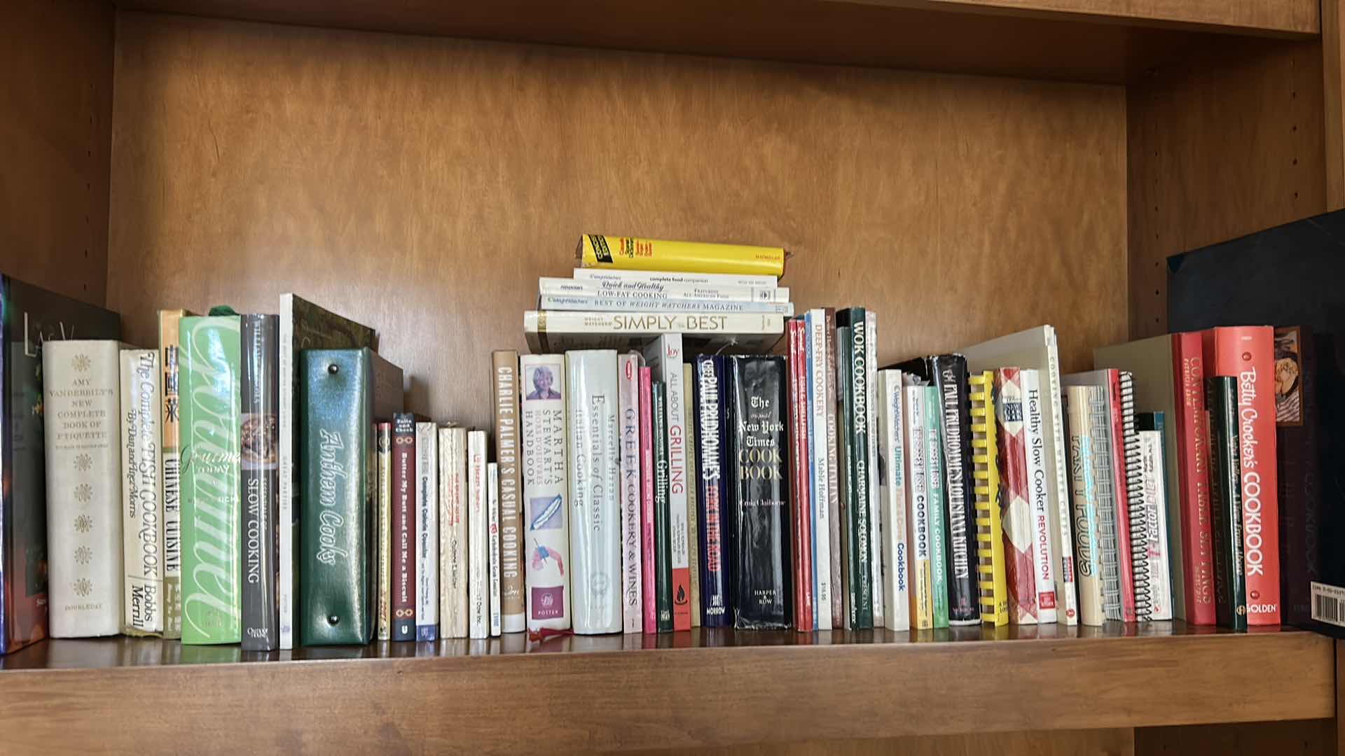 Photo 1 of CONTENTS OF SHELF ASSORTED AUTHORS & TITLES