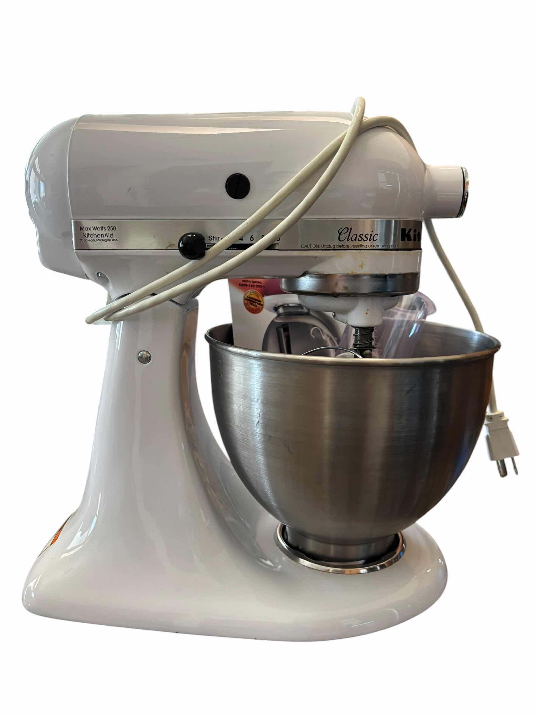Photo 1 of KITCHENAID CLASSIC SERIES STAND MIXER