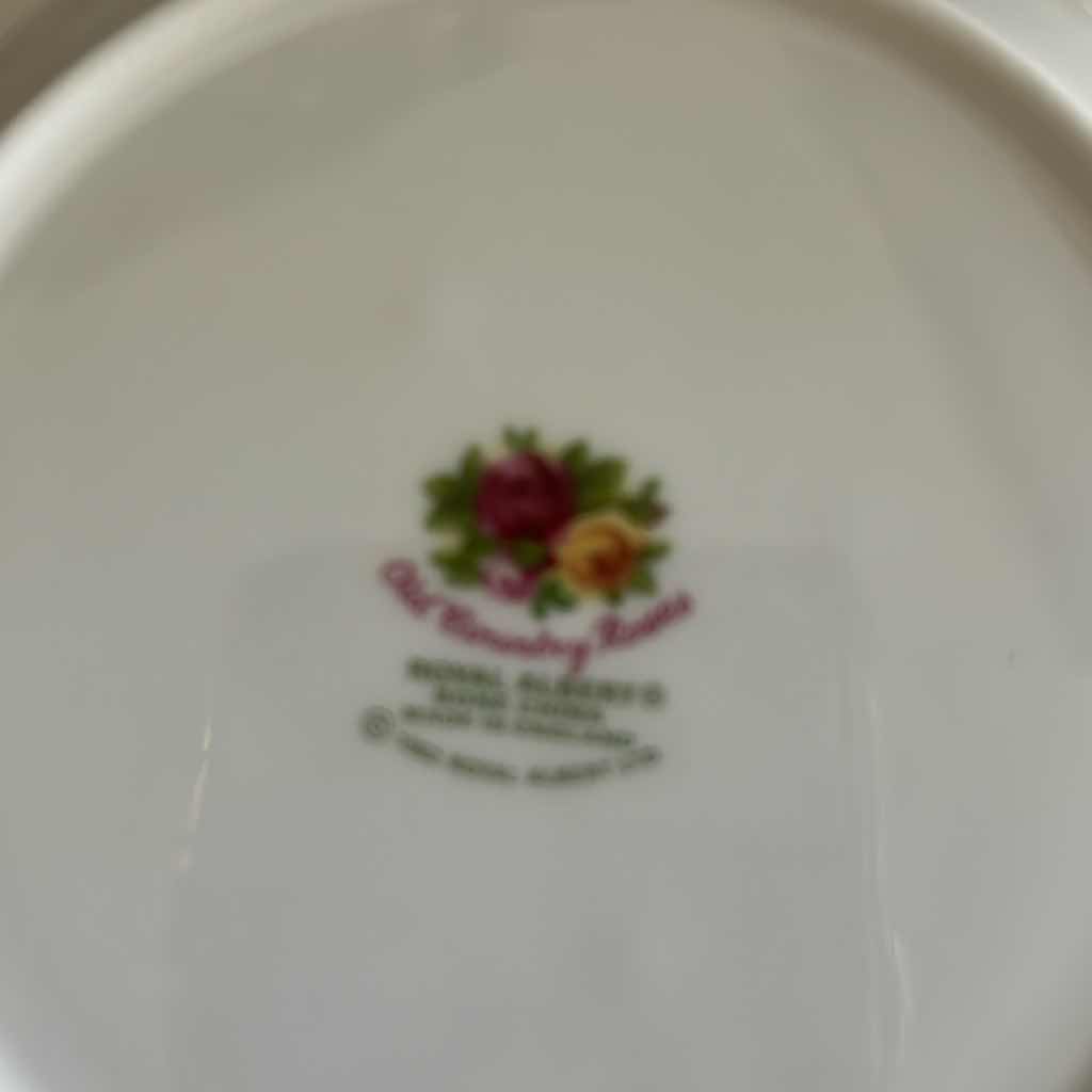 Photo 1 of ROYAL ALBERT OLD COUNTRY ROSES FINE BONE CHINA W 4 TEACUPS /SAUCERS & 4 DESSERT PLATES