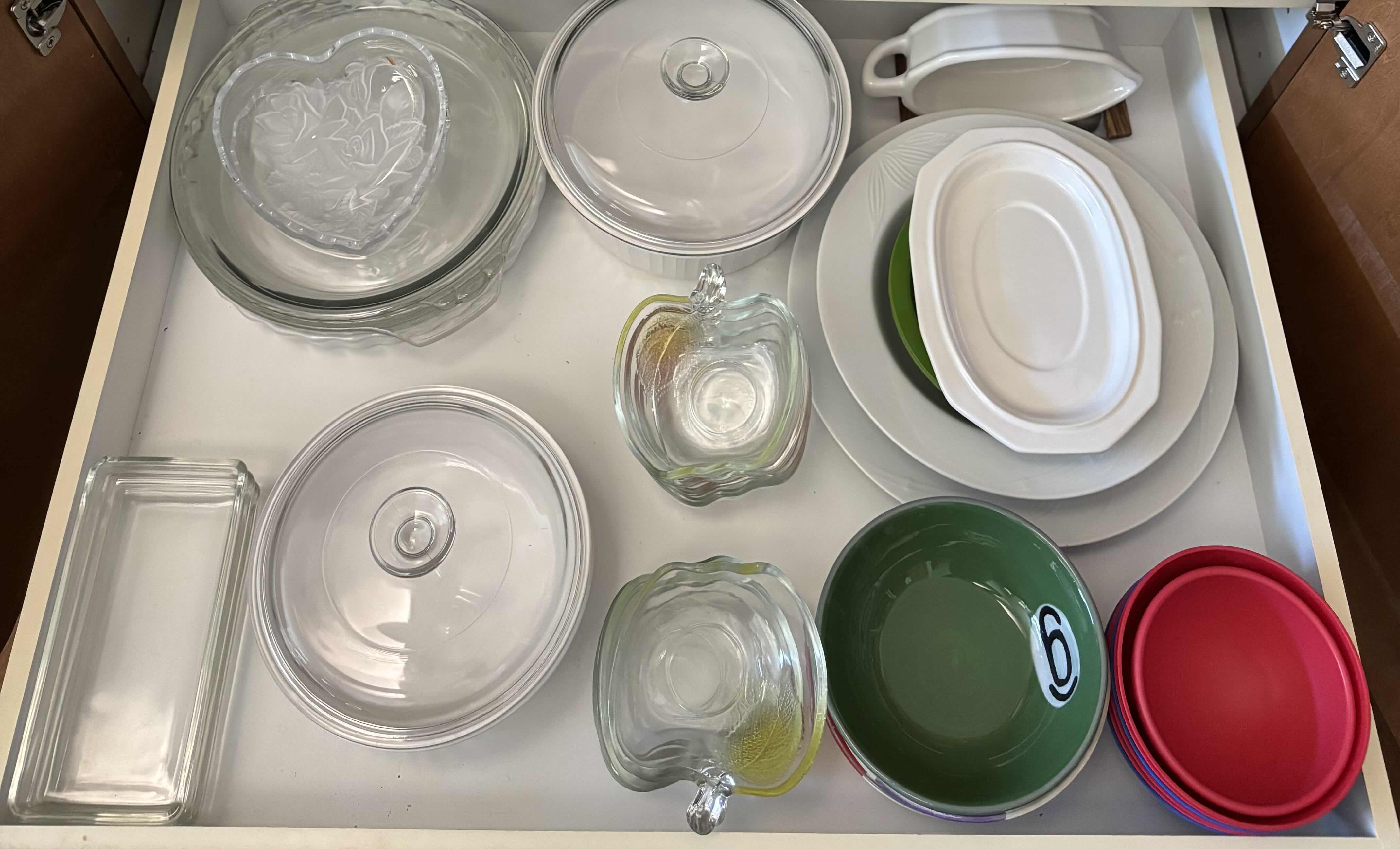 Photo 1 of CONTENTS OF KITCHEN DRAWER- SERVING BOWLS