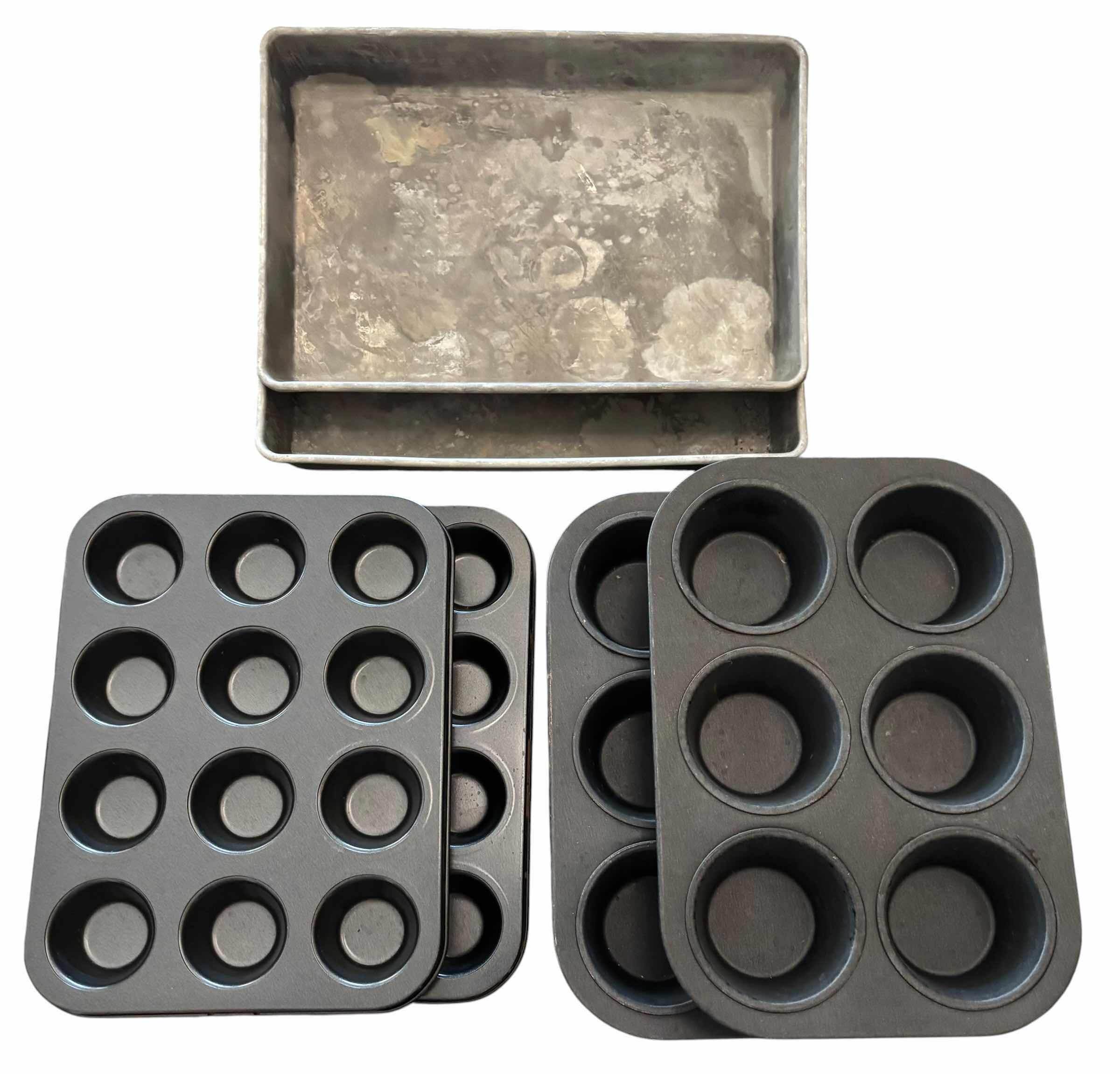 Photo 1 of BAKING PANS (14)
