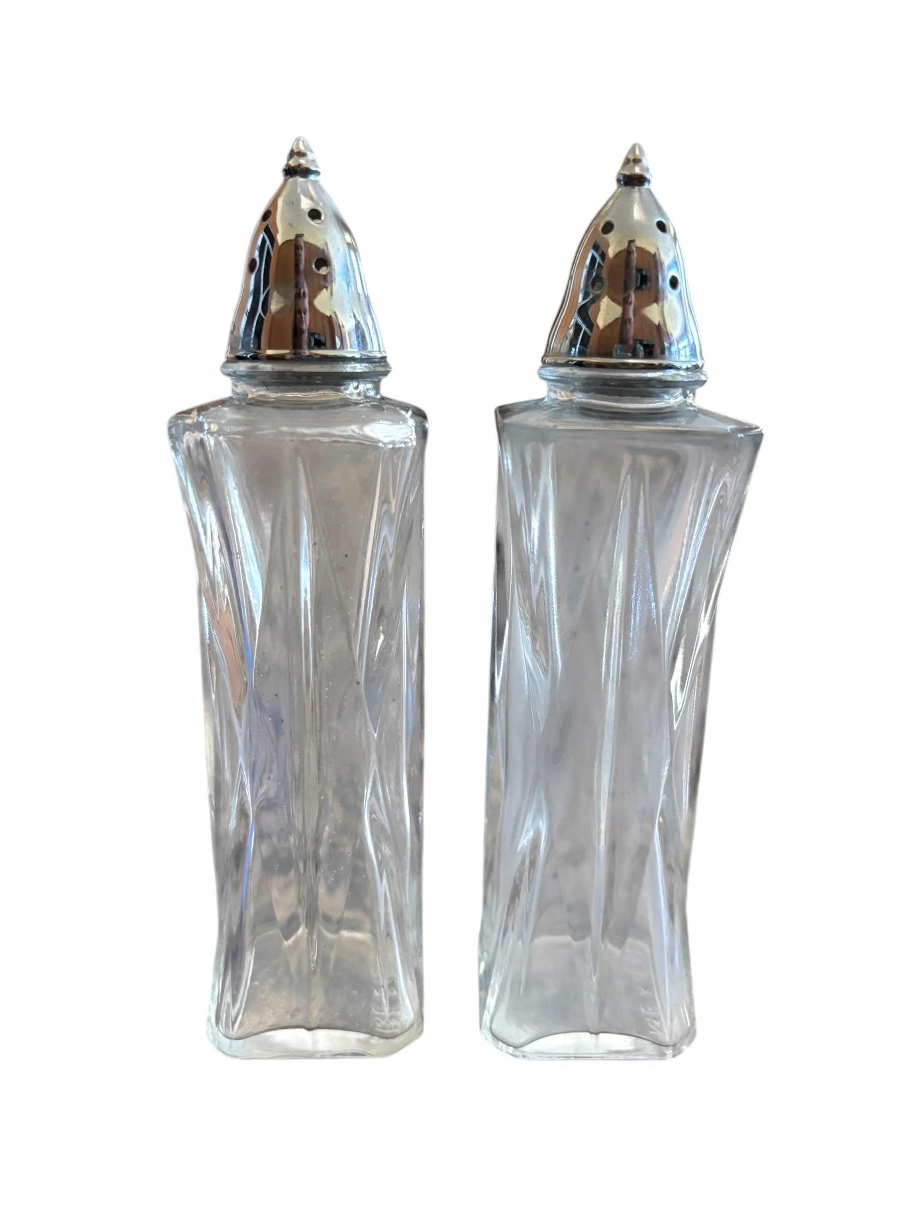 Photo 1 of SALT & PEPPER SHAKER SETS (6)