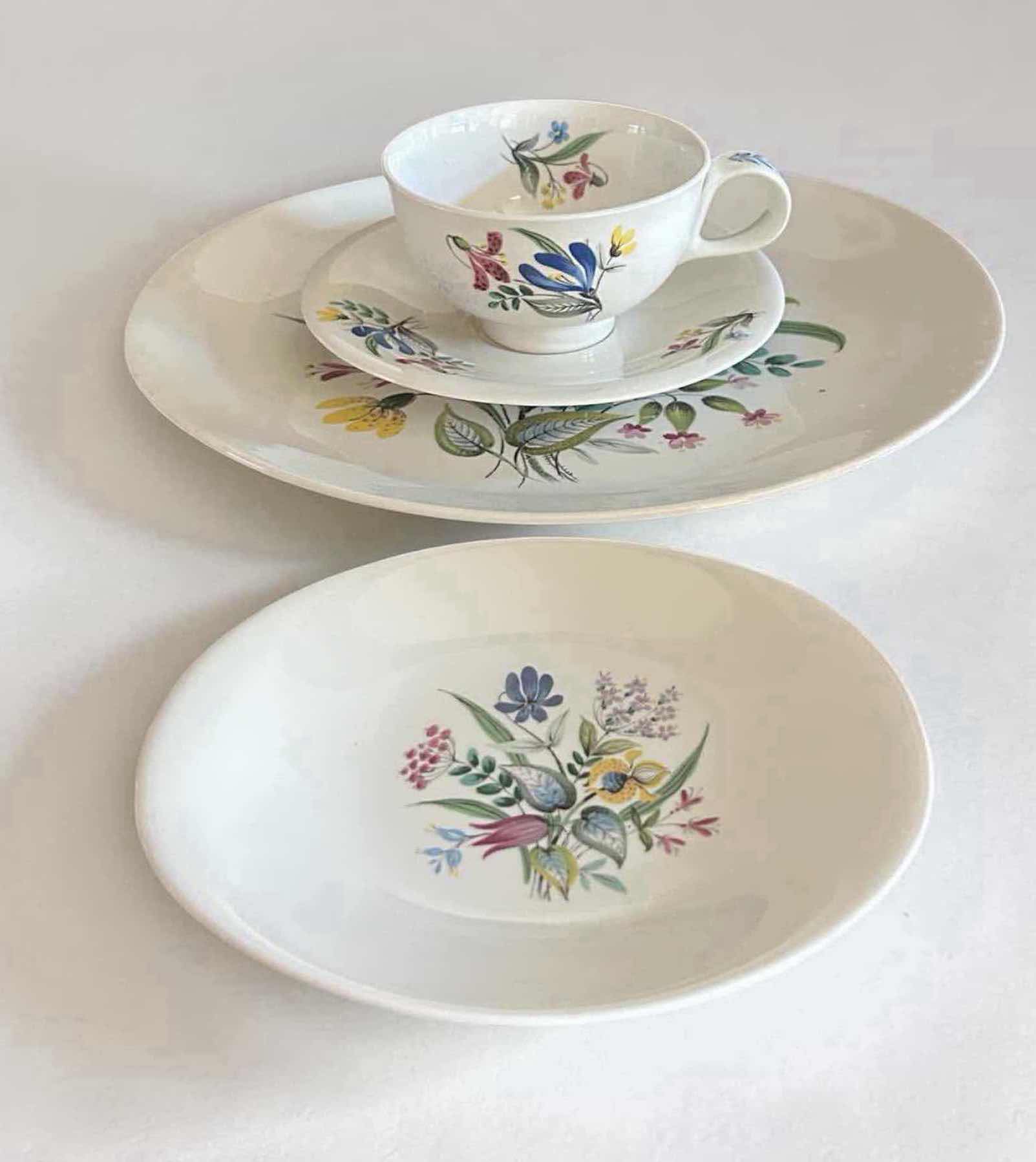 Photo 1 of 5- VINTAGE 1950 EVA ZEISEL HALLCRAFT TEA SET "BOUQUET" PATTERN