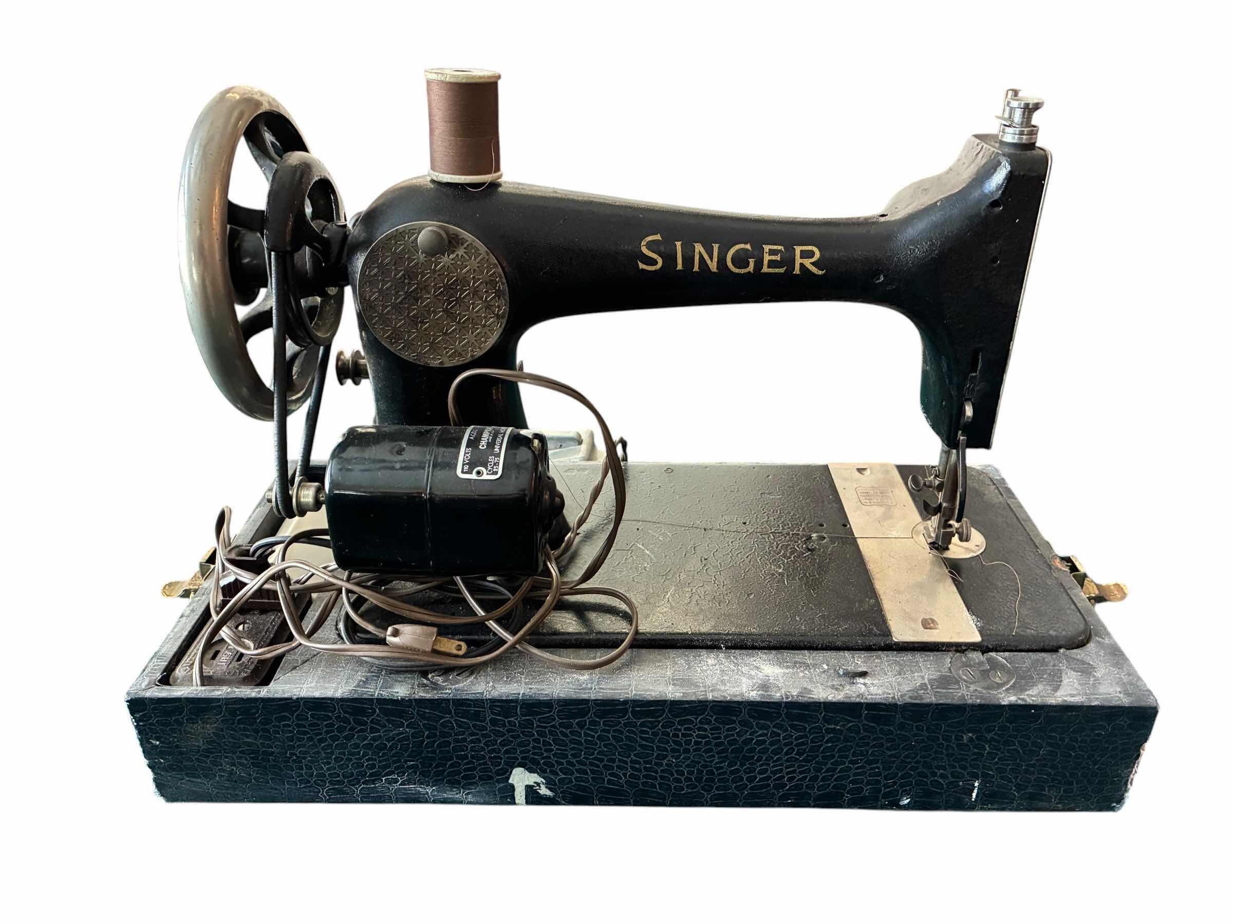 Photo 1 of 1898 ANTIQUE SINGER SEWING MACHINE W CASE MODEL 127