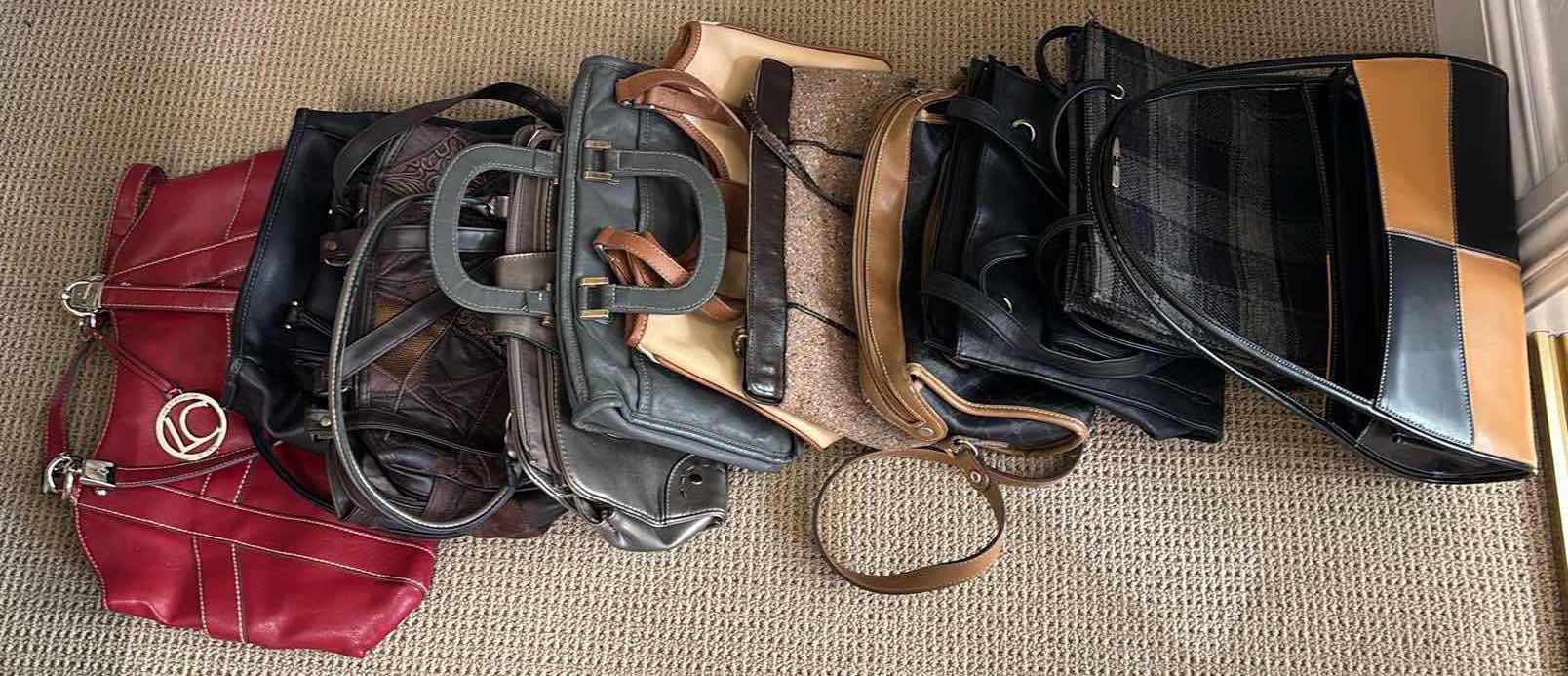 Photo 1 of WOMENS PURSES/HAND BAGS