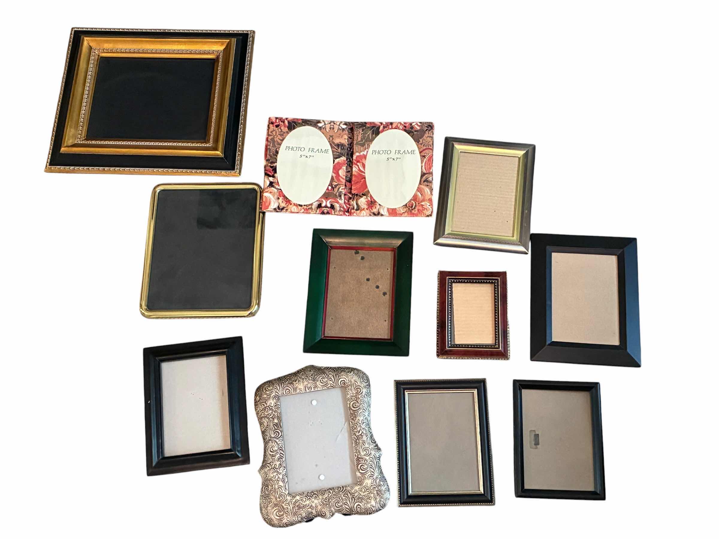 Photo 1 of VINTAGE DESKTOP & WALL HANGING PICTURE FRAMES (11)