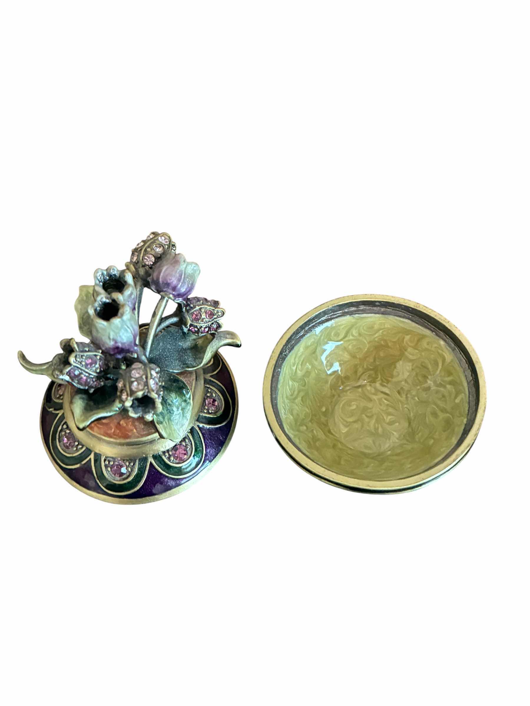 Photo 1 of FLOWER BOUQUET & ENAMEL TRINKET BOX H2.5”