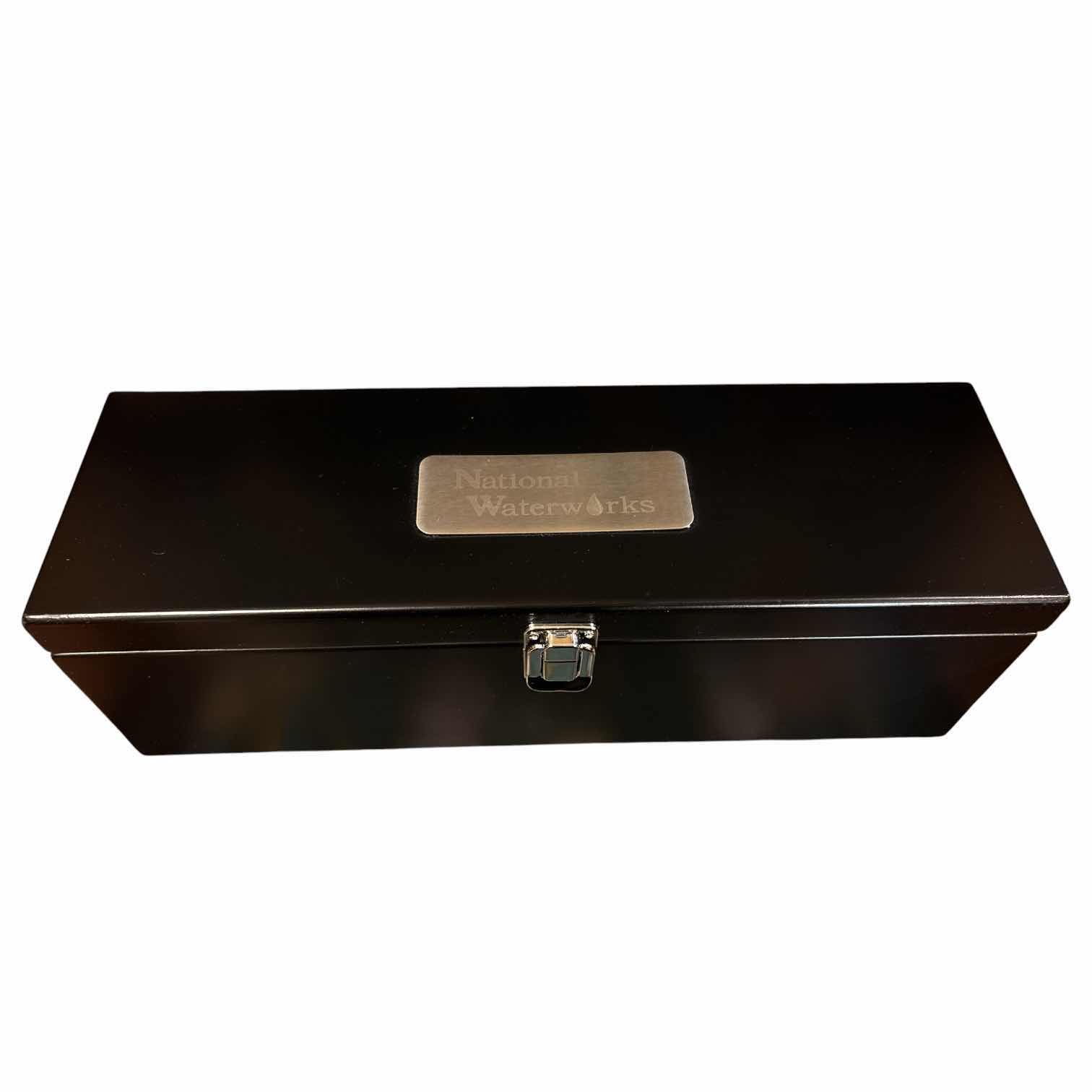 Photo 1 of 6 PC WINE STORAGE/ACCESSORIES SET IN LATCHING BOX