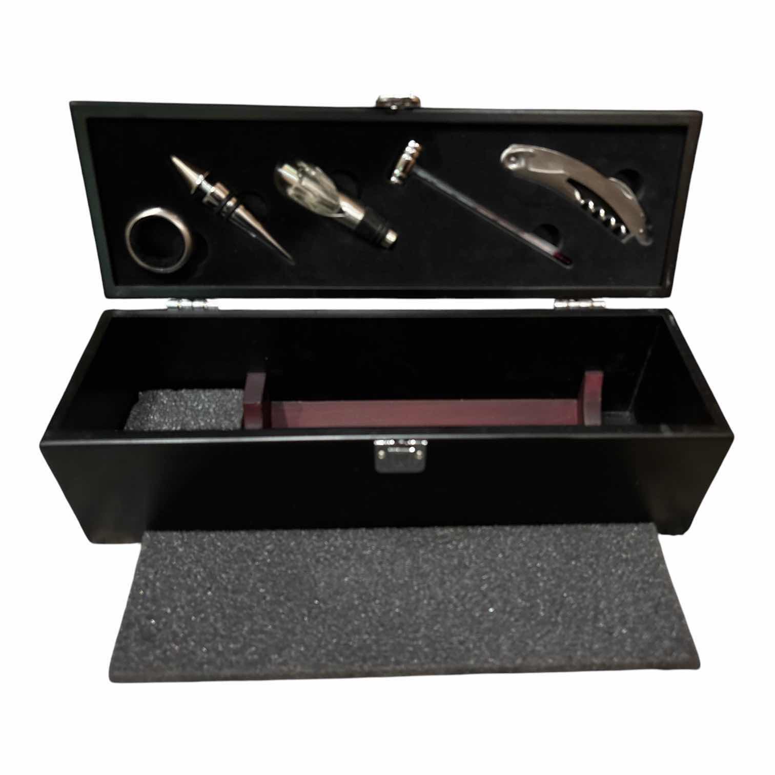 Photo 1 of 6 PC WINE STORAGE/ACCESSORIES SET IN LATCHING BOX