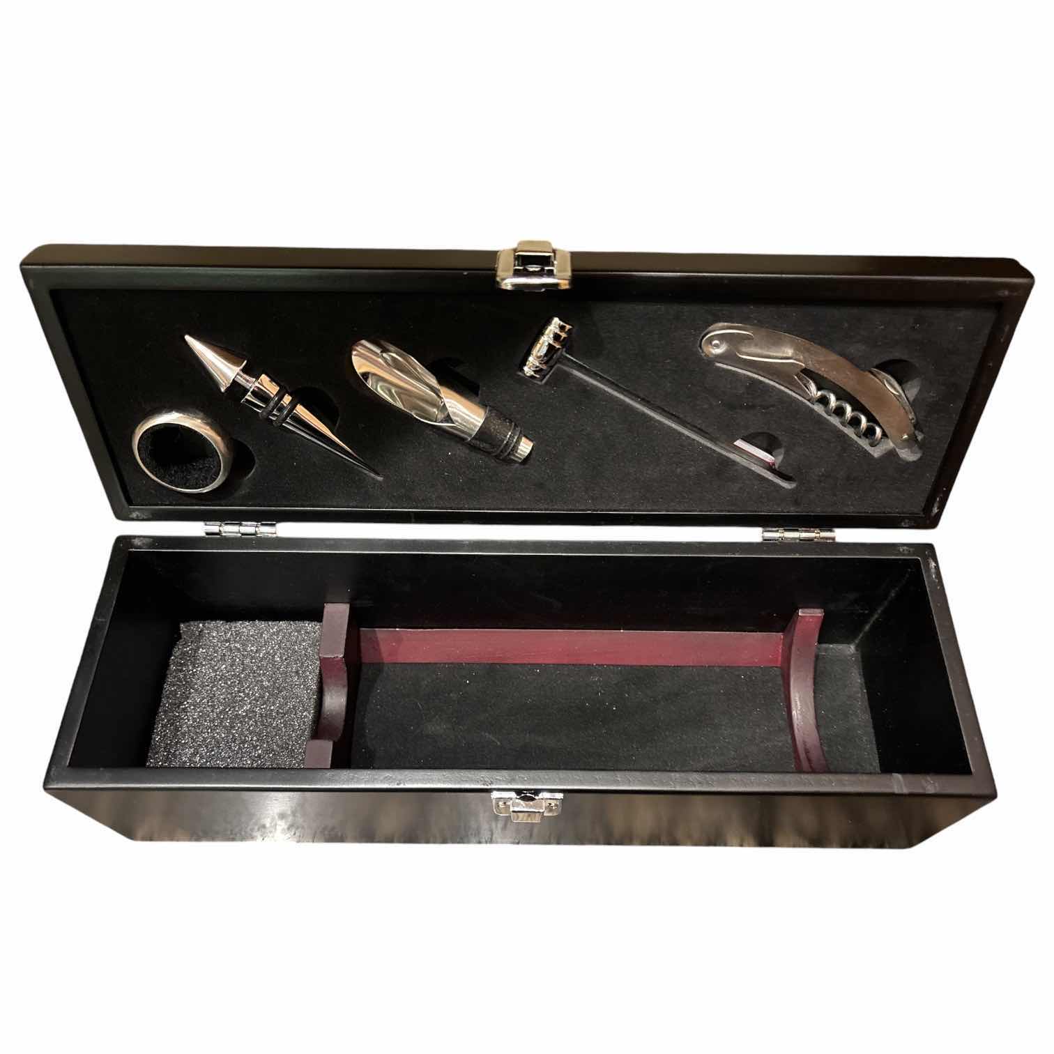 Photo 1 of 6 PC WINE STORAGE/ACCESSORIES SET IN LATCHING BOX