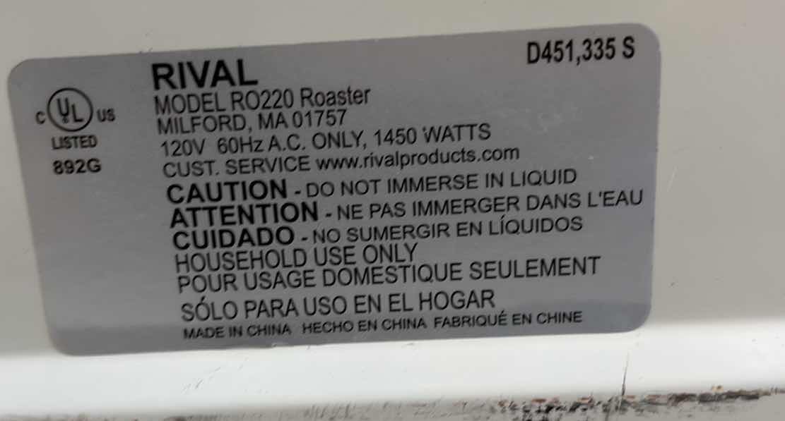 Photo 1 of RIVAL 20-QUART ELECTRIC ROASTER OVEN W/LID MODEL RO220 ROASTER
