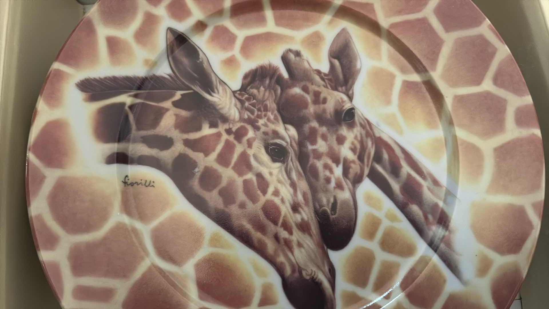 Photo 1 of 8-PCS VERITABLE PORCELAINE LIMOGES WILDLIFE SAFARI DECORATIVE PLATES (2) OF WACH SAFARI ANIMAL D7.5”