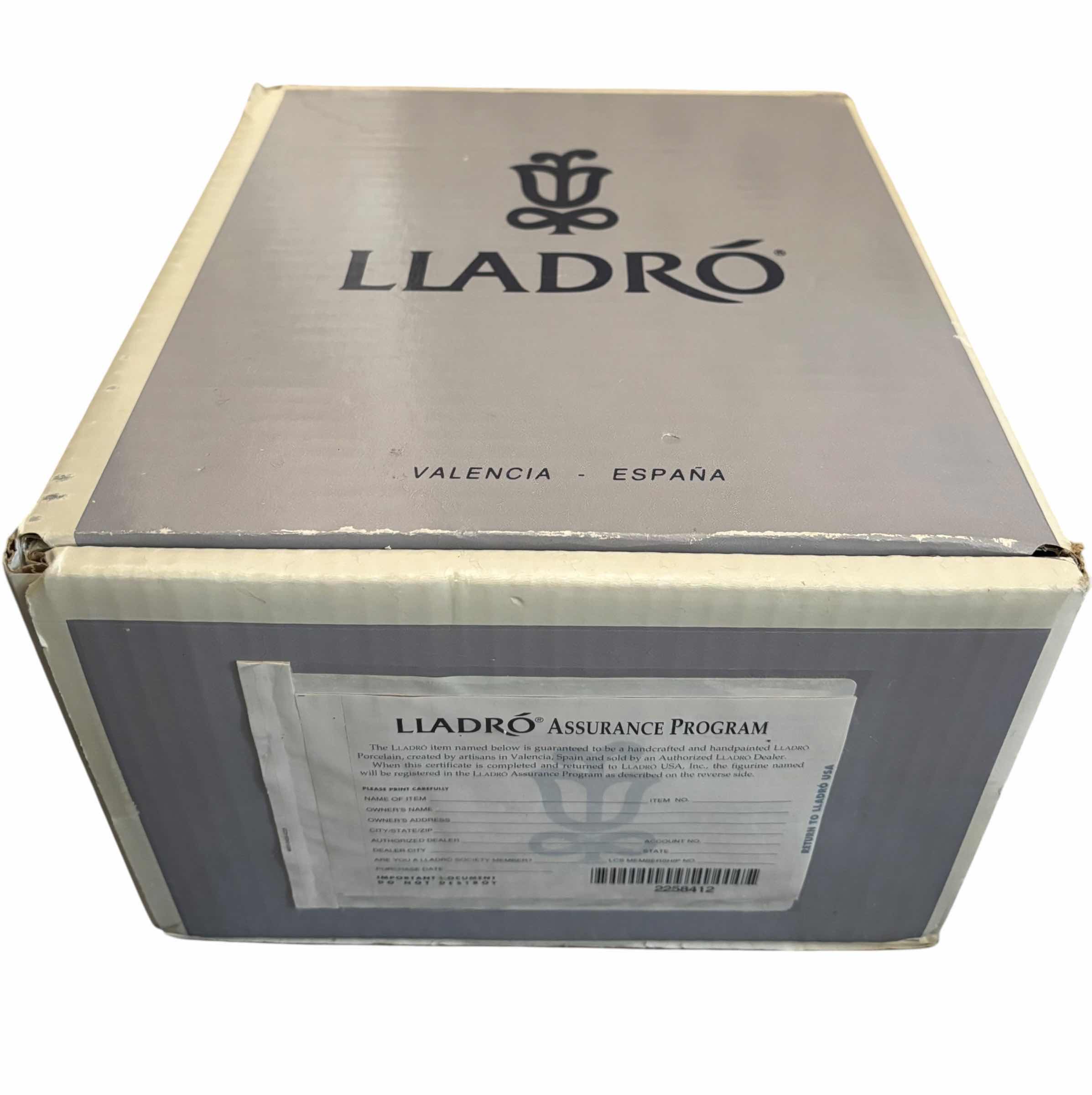 Photo 1 of LLADRO PORCELAIN DINOSAUR FIGURINE IN ORIGINAL BOX