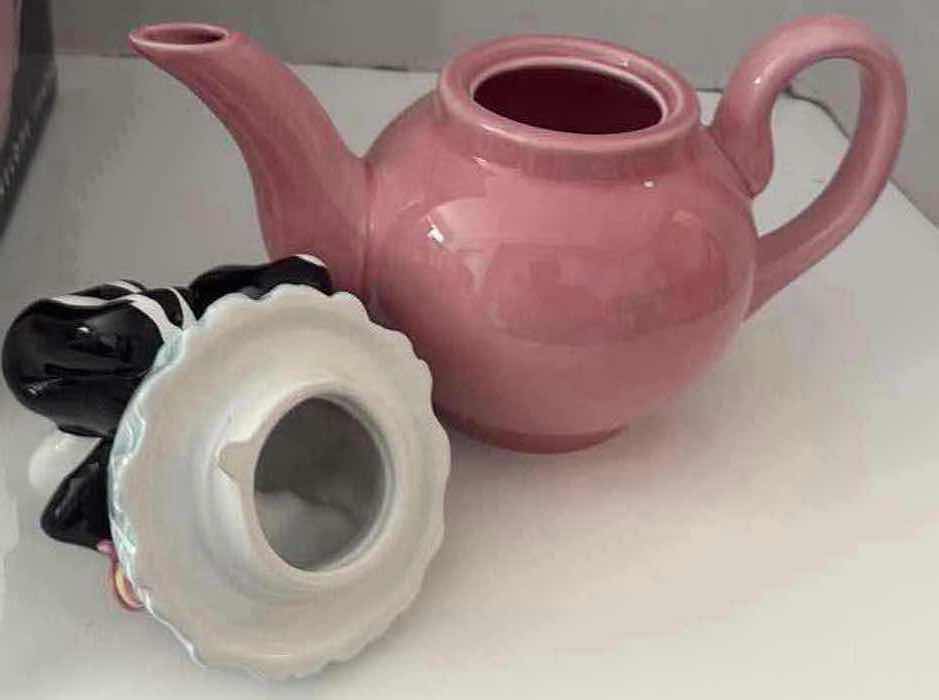 Photo 1 of NIB PEPE & PENELOPE TEA POT