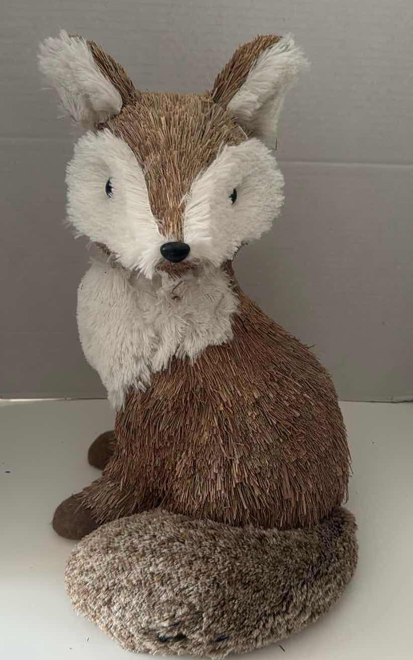 Photo 1 of STRAW FOX DECOR 12X12 18”H