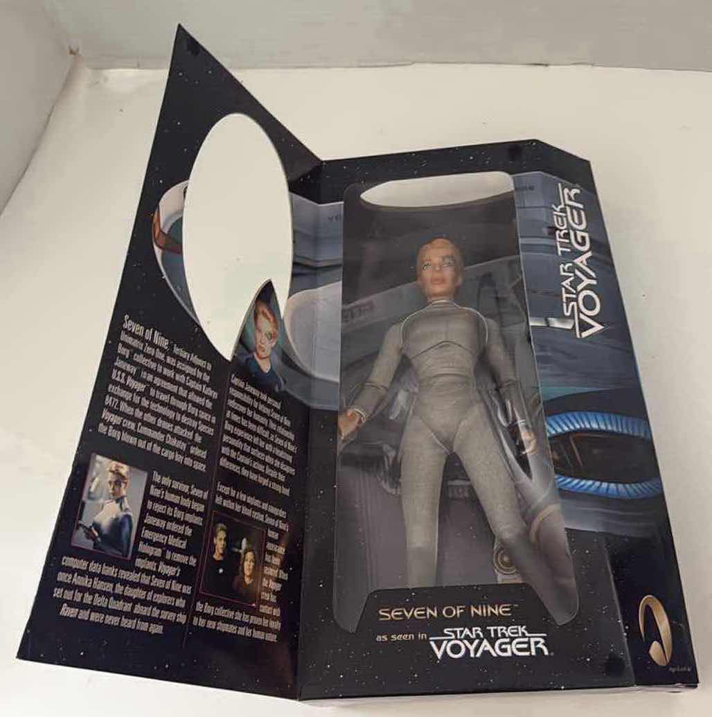 Photo 1 of NIB STAR TRECK VOYAGER 13”H