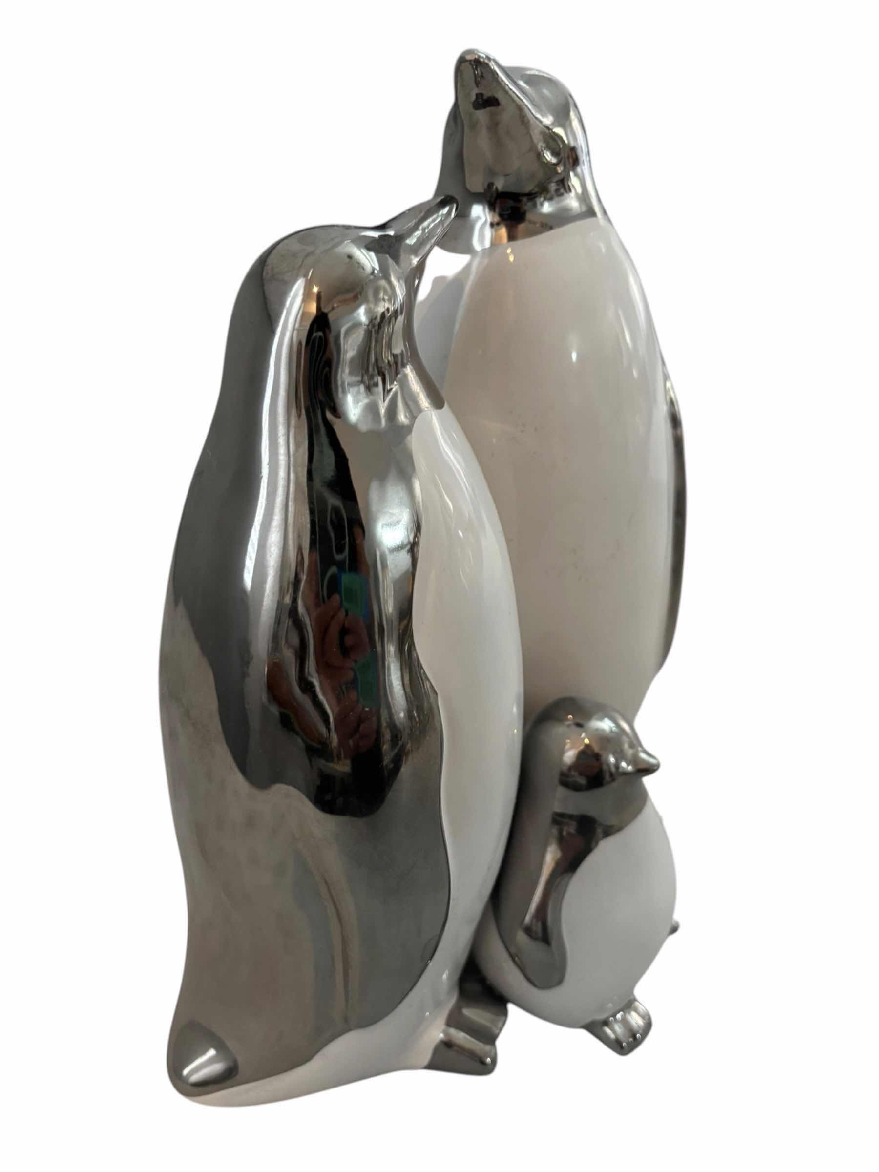Photo 1 of PLACE & TIME COLLECTION PENGUIN STATUE H10”