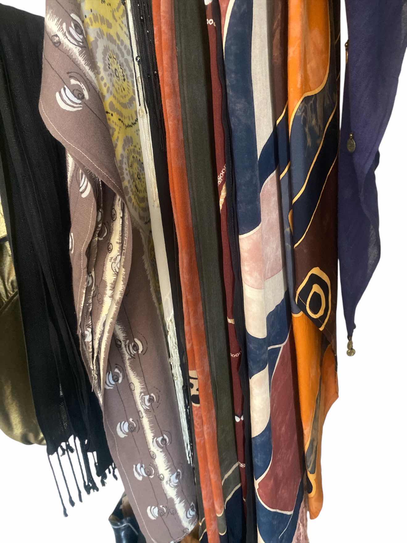 Photo 1 of WOMEN’S SCARVES AND SARONGS (8)