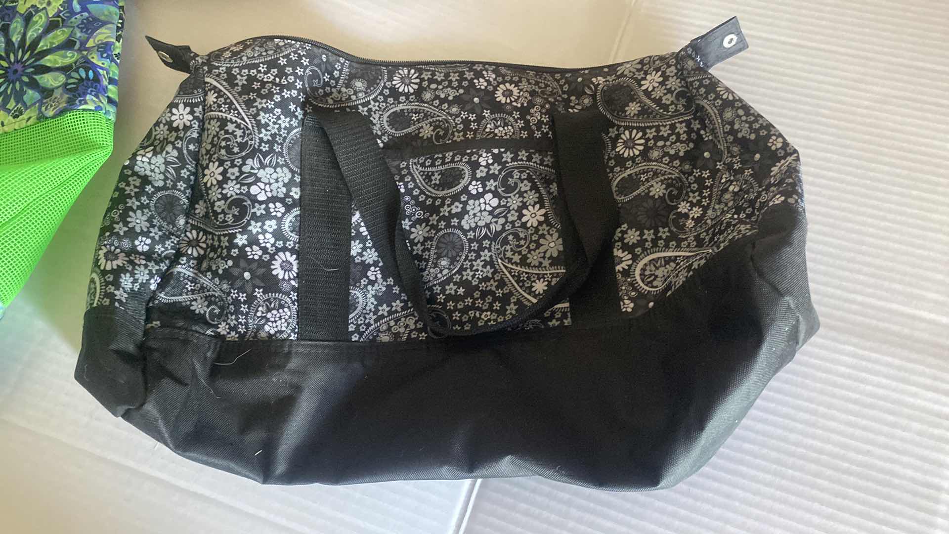 Photo 1 of WOMEN’S TOTE BAGS (4)